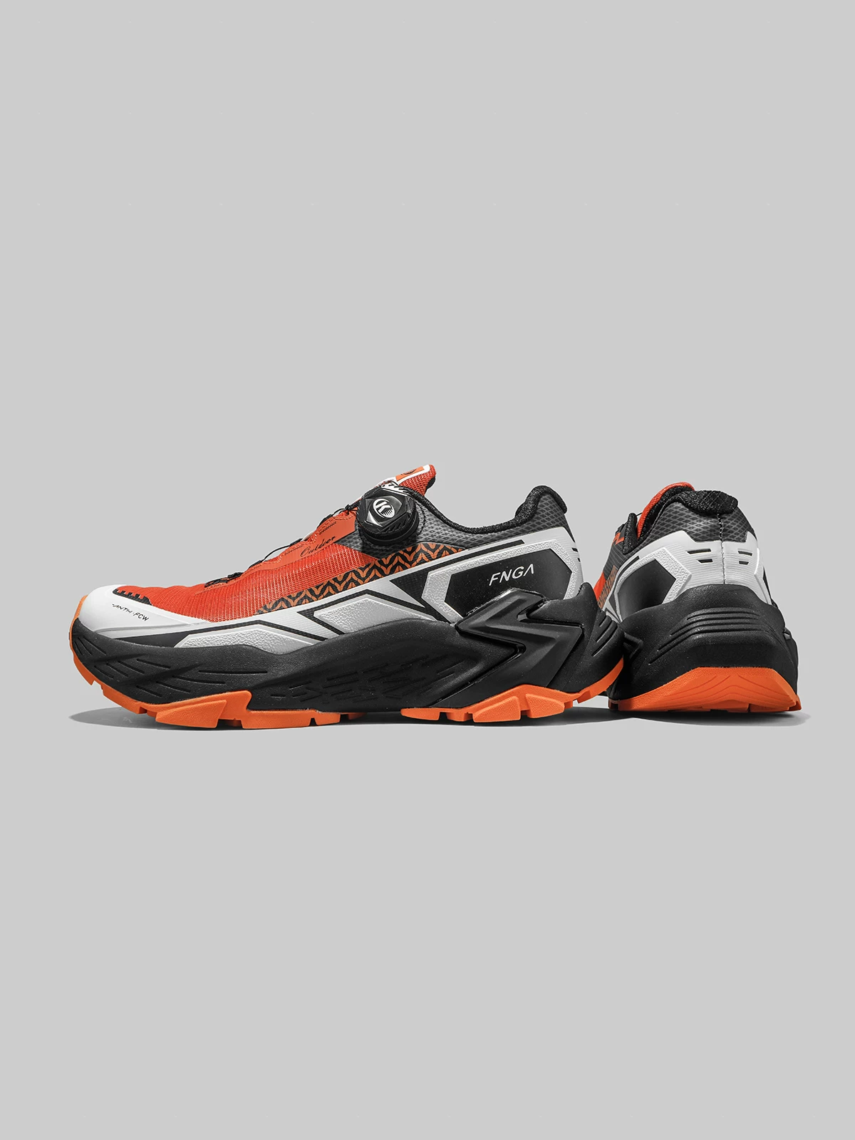 Dongjia Qshoes thương mại nước ngoài Giày chạy bộ đường mòn phong cách Âu Mỹ dành cho nam, mẫu mùa thu mới có khóa xoay, giày thể thao đi bộ đường dài ngoài trời.