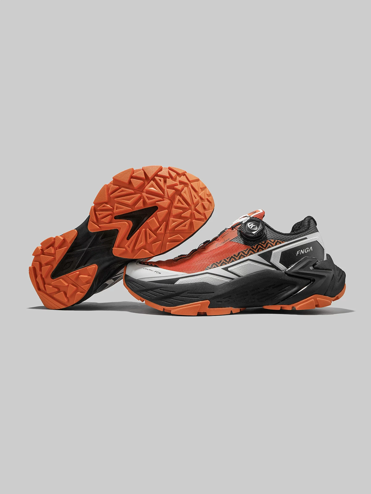 Dongjia Qshoes thương mại nước ngoài Giày chạy bộ đường mòn phong cách Âu Mỹ dành cho nam, mẫu mùa thu mới có khóa xoay, giày thể thao đi bộ đường dài ngoài trời.