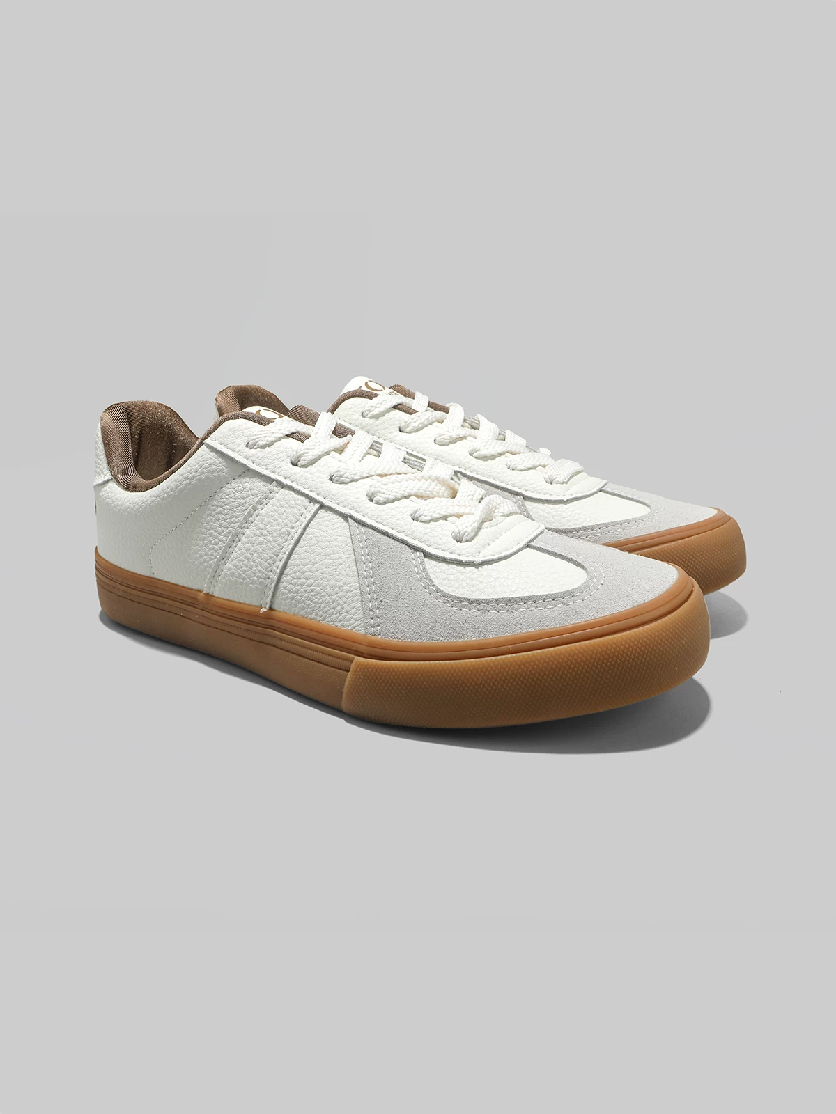 Giày thể thao nam cổ thấp kiểu retro Đức, giày sneaker trắng đa năng mới năm 2025 dành cho mùa thu.