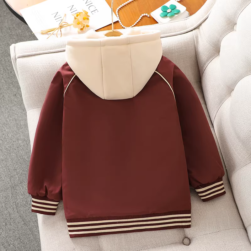 Áo khoác bóng chày có mũ dành cho bé gái, quần áo mùa đông mới 2025, áo khoác dày dặn may chần, quần áo cotton thường ngày mùa thu đông cho trẻ em