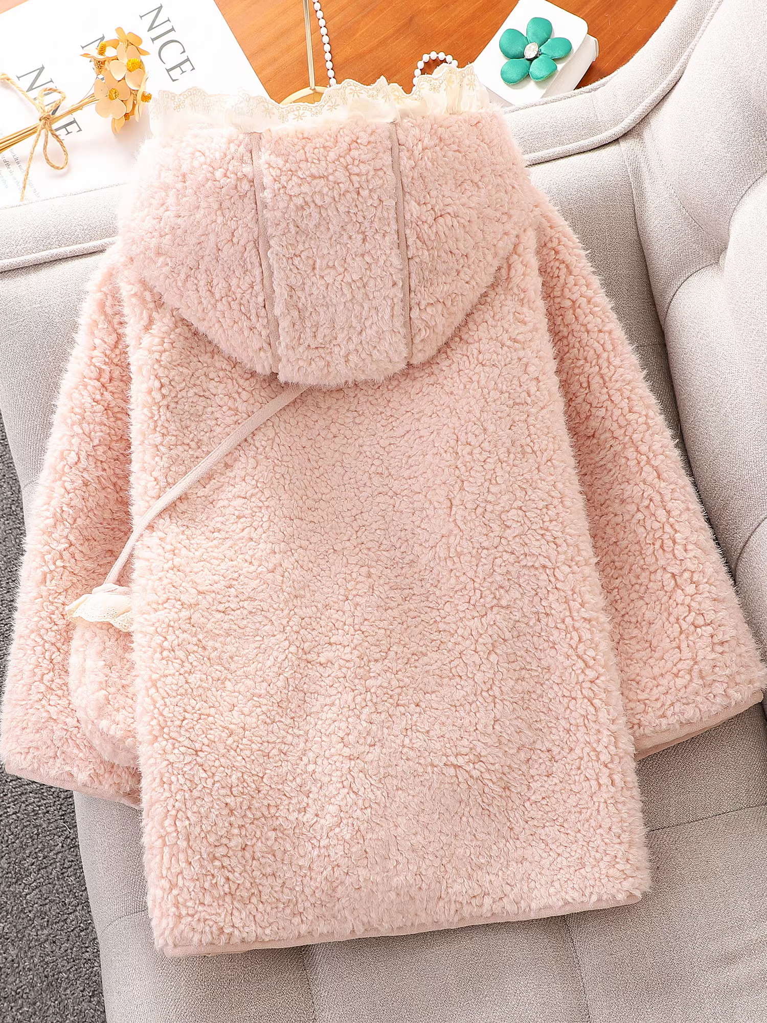 Áo khoác lông cừu dày dặn kiểu mới 2025 cho bé gái, áo khoác mùa thu đông có mũ, chất liệu cotton