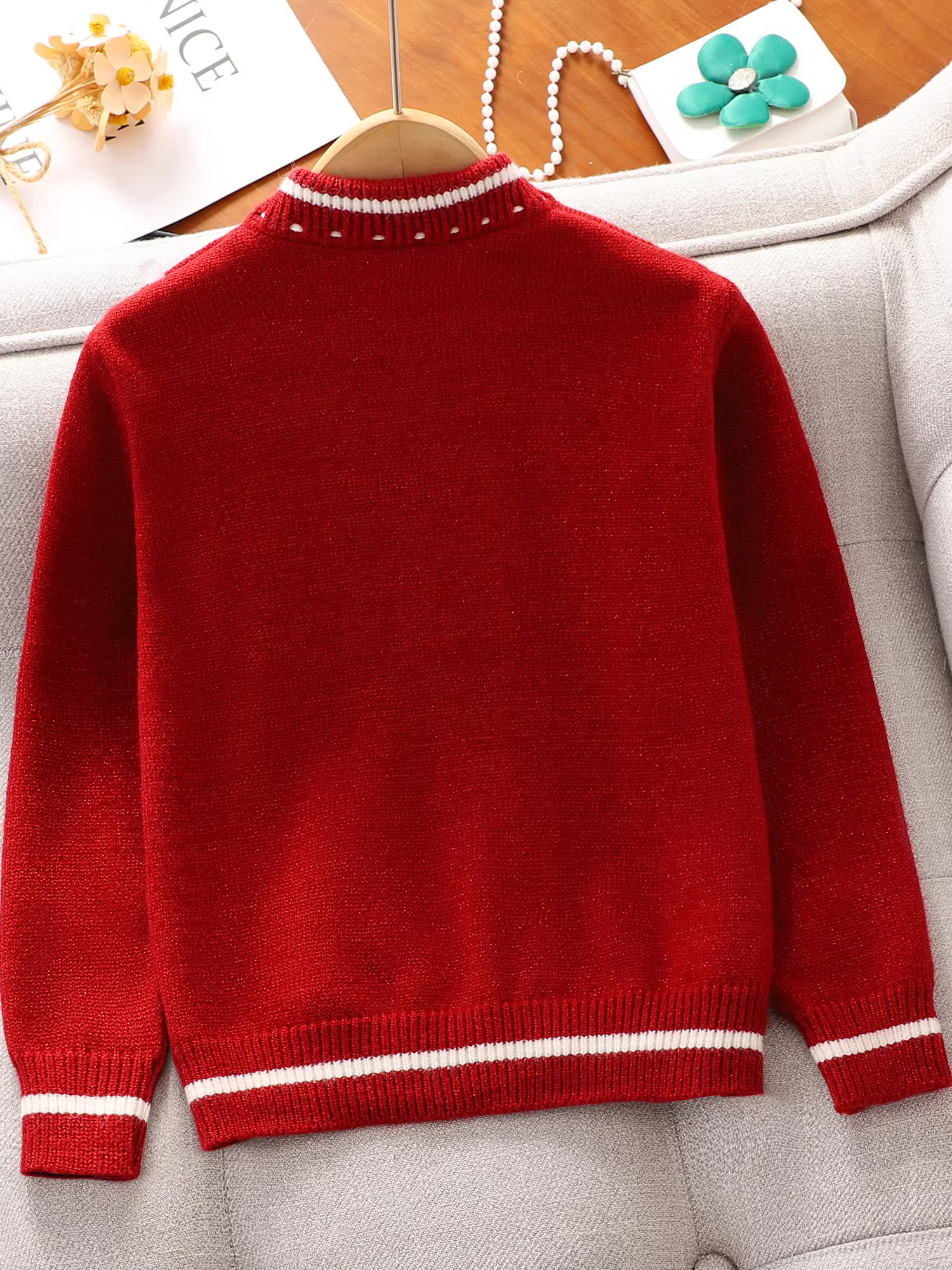 Áo len cardigan đỏ cho bé gái, kiểu mới thu đông 2025, áo khoác len trẻ em, phong cách xuân thu, phong cách preppy