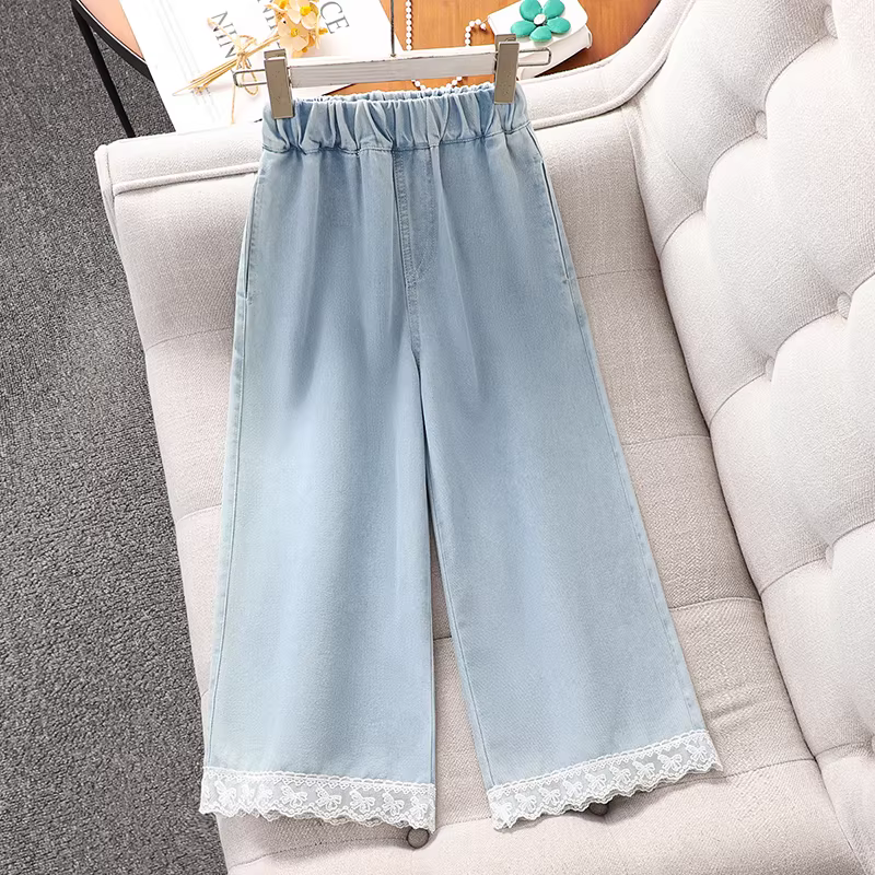 Bộ trang phục hè 2025 cho bé gái: Áo sơ mi ngắn tay họa tiết hoa dễ thương + Quần denim ống rộng phong cách thường ngày