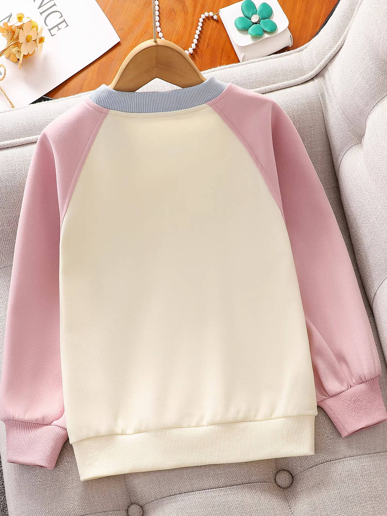 Áo thun nỉ bé gái mùa thu kiểu mới 2025, áo bé gái rộng rãi đa năng, áo len bé gái mặc xuân thu