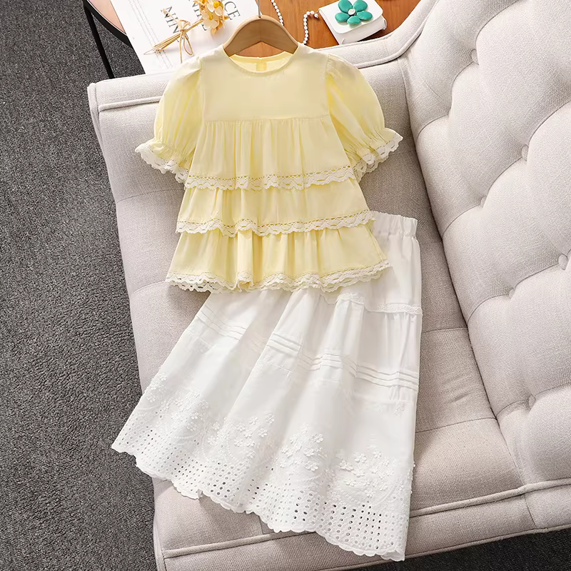 Áo sơ mi bé gái tay ngắn kiểu babydoll mùa hè 2025, quần áo trẻ em mới, áo kiểu Pháp mỏng, áo thun bánh ngọt mùa hè cho bé gái