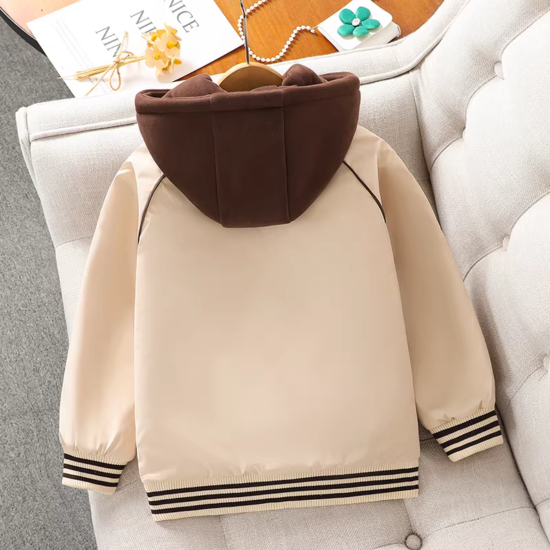 Áo khoác bóng chày có mũ dành cho bé gái, quần áo mùa đông mới 2025, áo khoác dày dặn may chần, quần áo cotton thường ngày mùa thu đông cho trẻ em