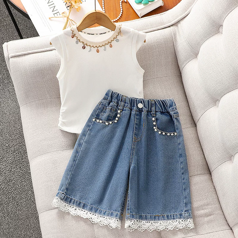 Quần short denim nữ, quần short mùa hè mỏng viền ren dài đến đầu gối, kiểu mới mùa hè 2025, quần dài trung bình phong cách thường ngày dành cho các cô gái lớn tuổi.