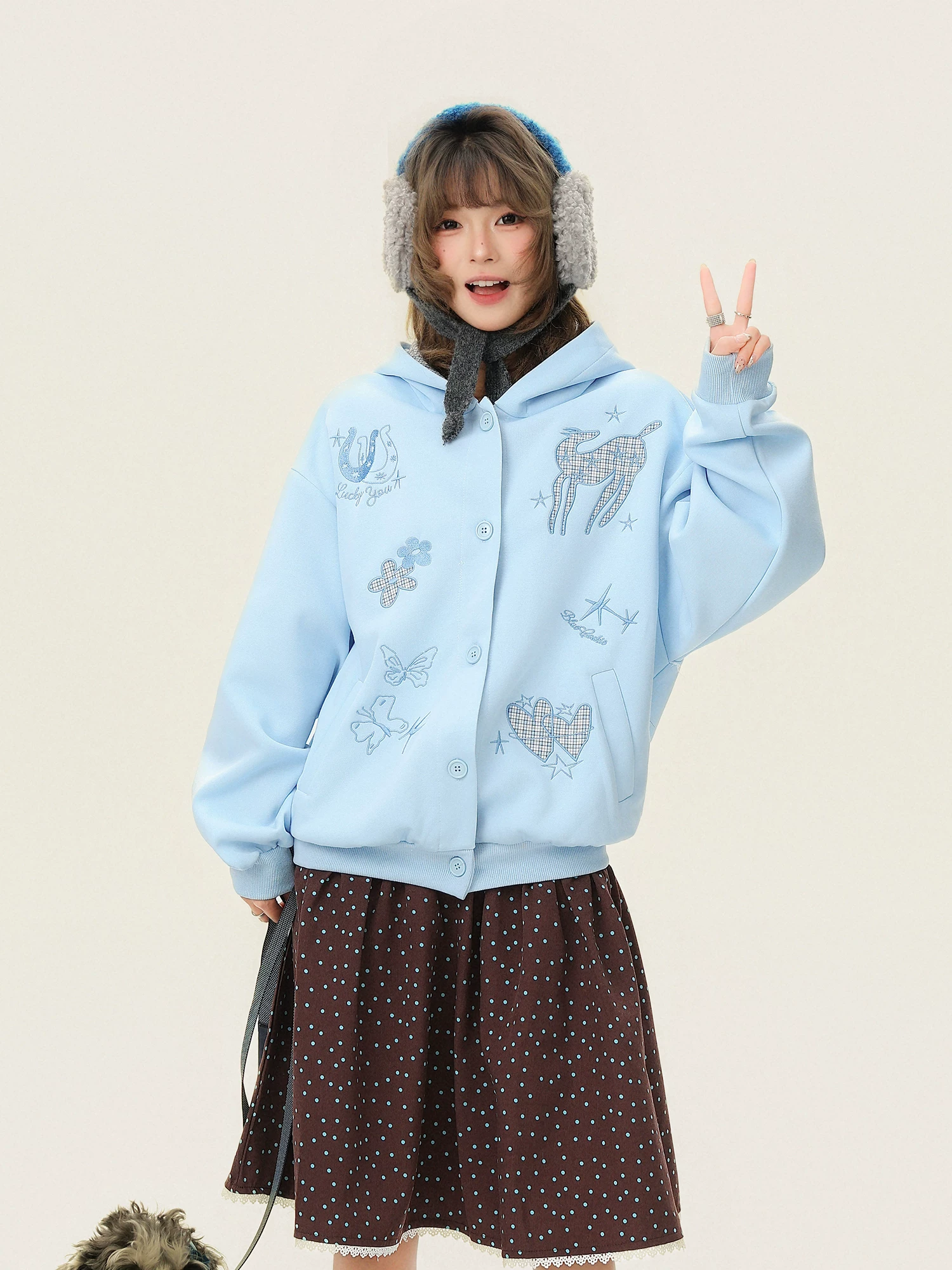 Áo khoác cardigan có mũ trùm đầu thêu họa tiết kẻ sọc màu sáng ngọt ngào dành cho nữ, kiểu dáng rộng rãi, đa năng, phong cách thường ngày.