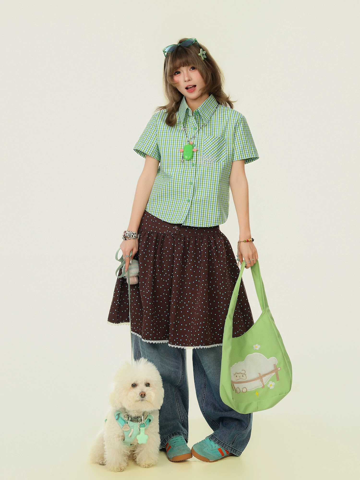Áo sơ mi ngắn tay cổ polo kẻ sọc thêu chữ cho nữ, áo crop top dáng ôm mùa hè.