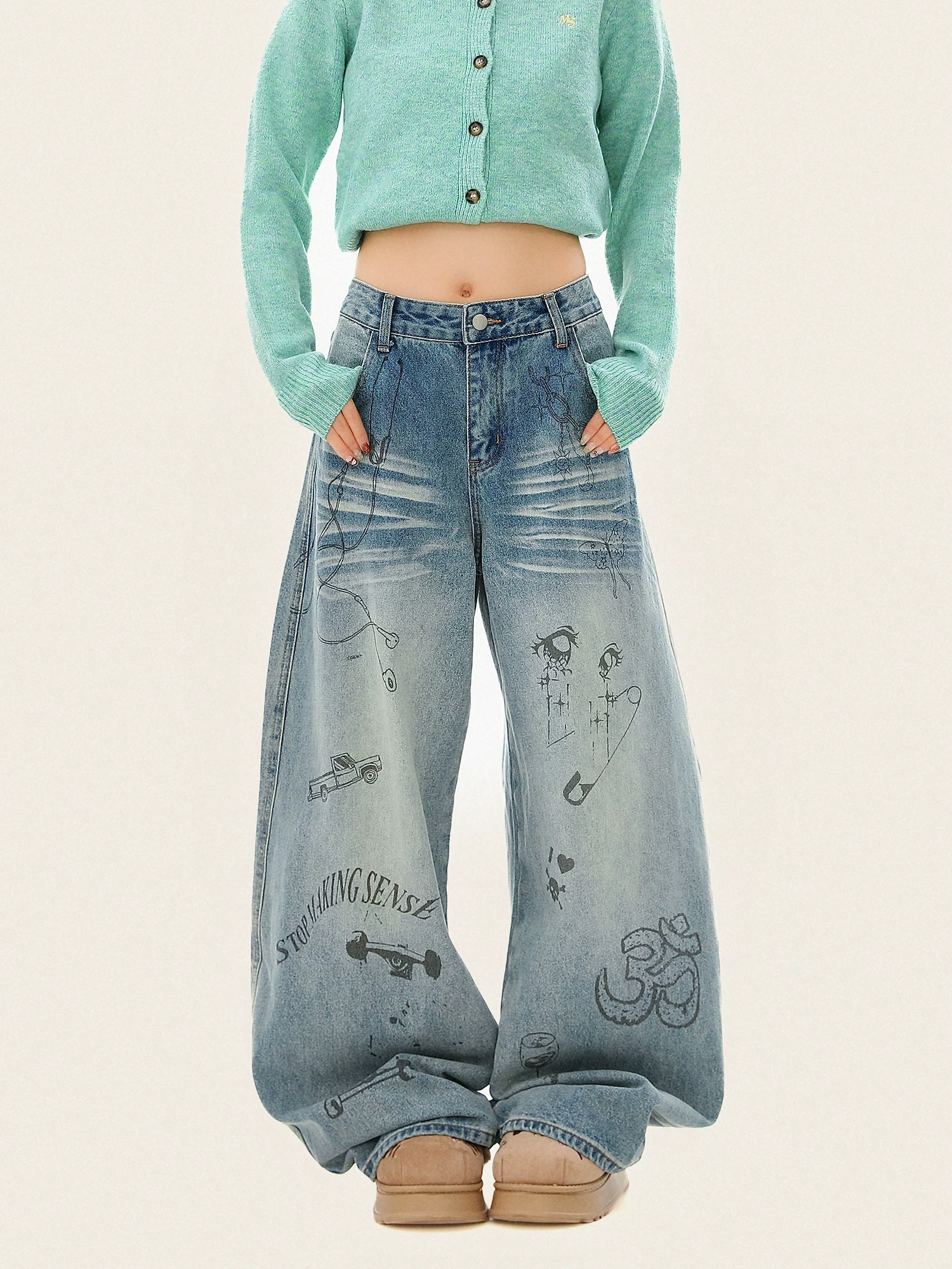 Quần jeans nữ kiểu Mỹ cổ điển, màu xanh đã qua xử lý, họa tiết graffiti, kiểu dáng xước, thương hiệu thời thượng, dáng rộng, ống thẳng, ống rộng.