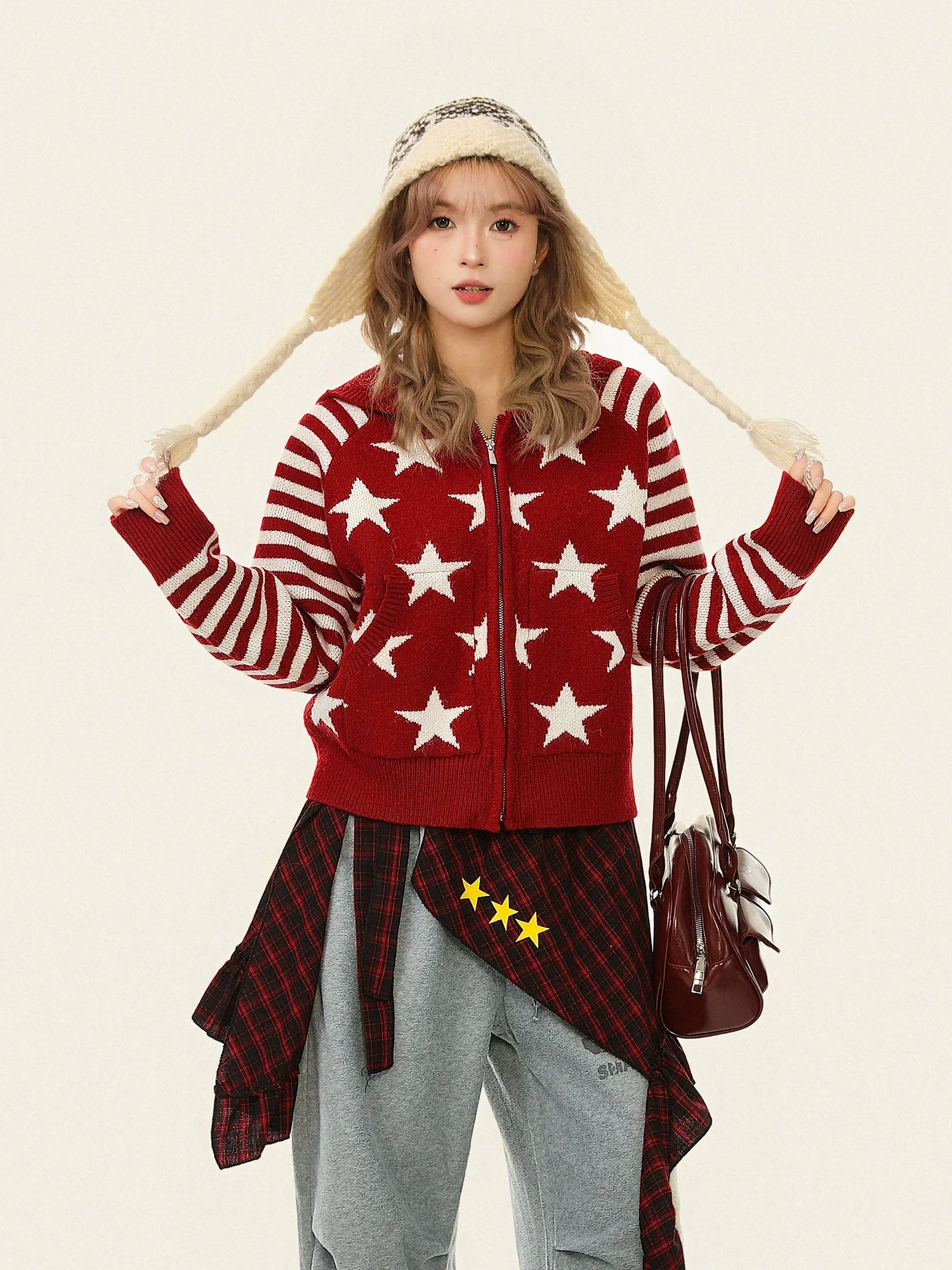 Áo len cardigan sọc sao đỏ ngọt ngào dành cho nữ, kiểu dáng rộng rãi thoải mái mùa thu đông, chất liệu dệt kim.