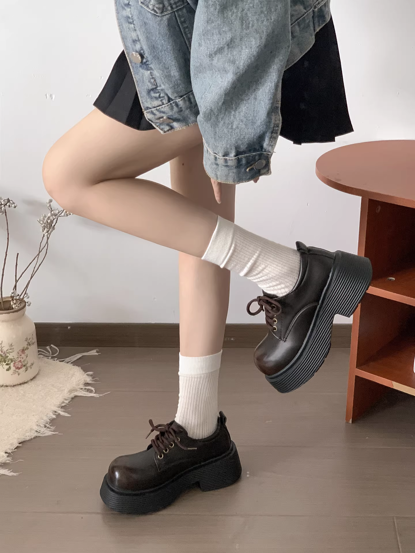 Giày da JK đế dày phong cách retro Anh Quốc dành cho nữ, bộ sưu tập thu đông 2025 mới, thích hợp phối cùng chân váy, giày đơn giản dị.