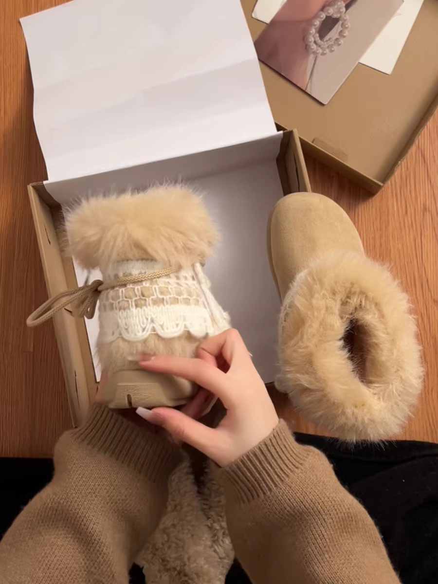 Giày bốt nữ đế dày lót lông cừu giữ ấm, giày mùa đông 2025 mới chống trơn trượt, lót bông dày dặn.