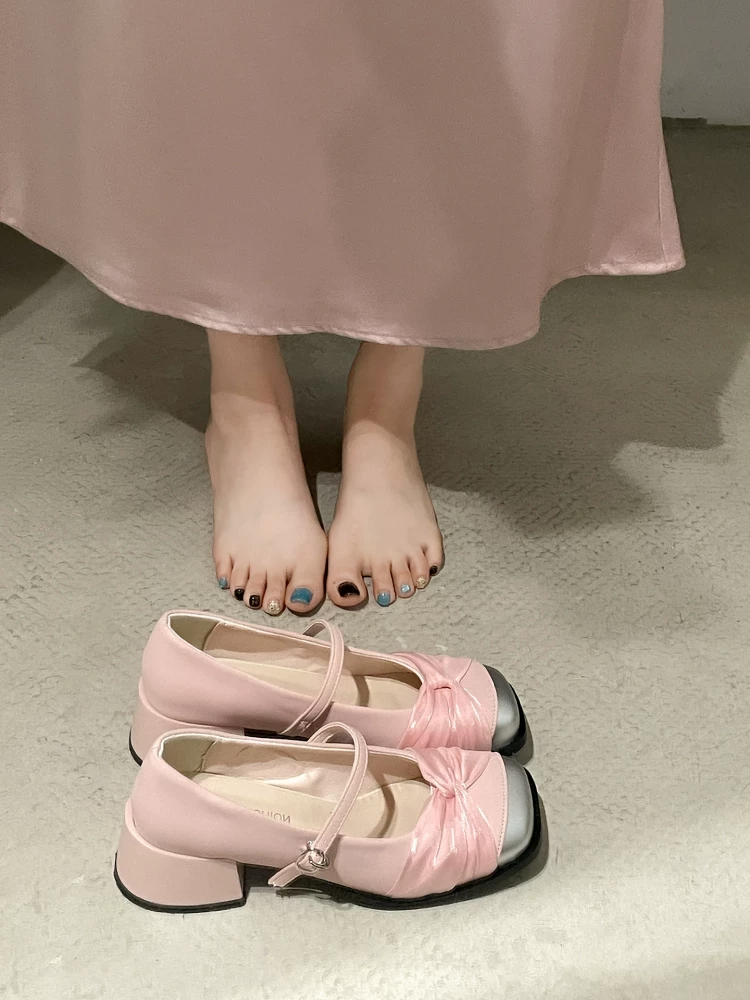 Giày cao gót đế dày kiểu tiên nữ Pháp màu trắng dành cho nữ, kiểu thu mới 2025, phù hợp với chân váy, giày Mary Jane mũi vuông.