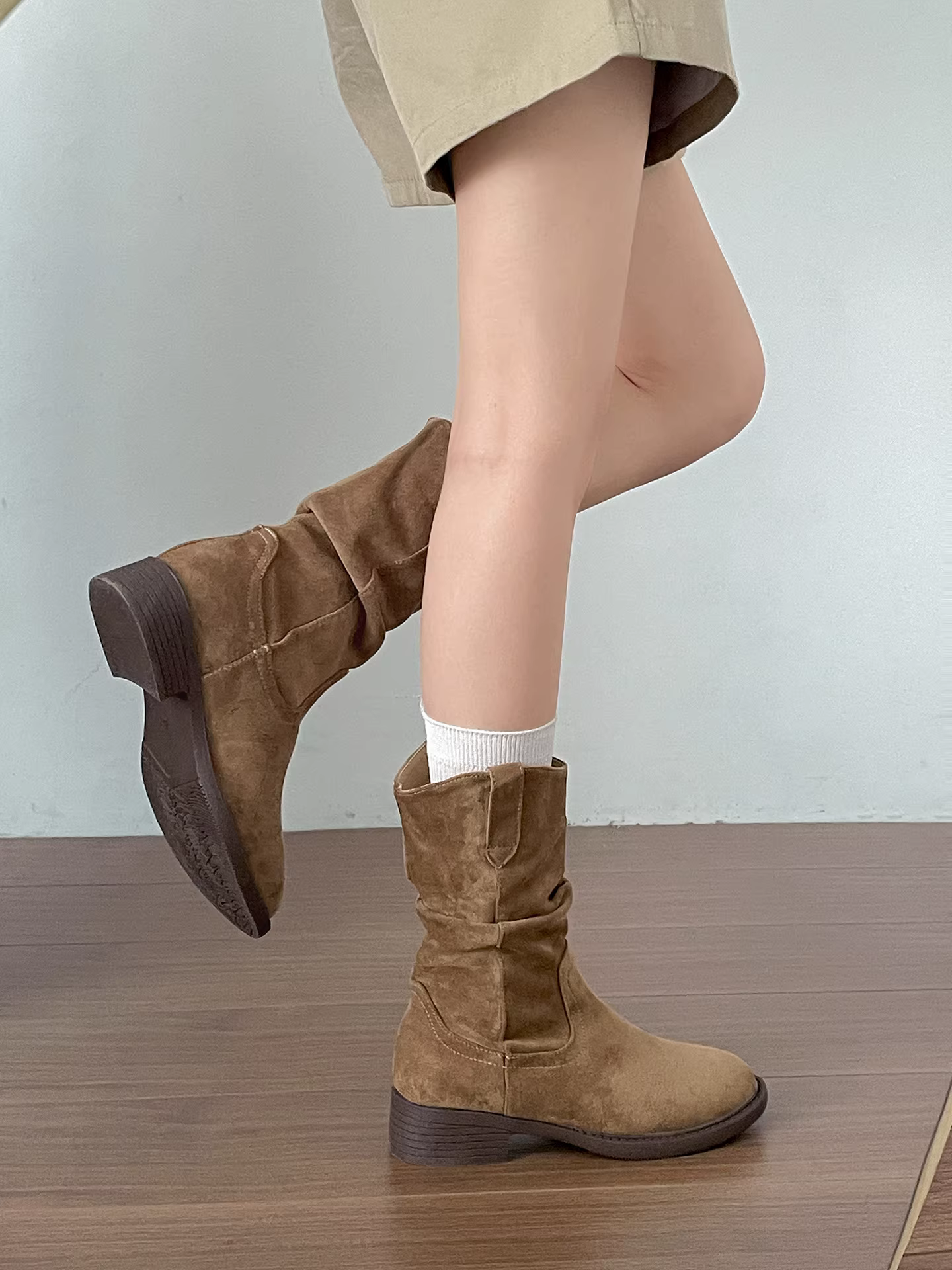 Giày bốt cổ ngắn gót thô kiểu retro Nanzai Nanfang Melard dành cho nữ, mẫu mới thu đông 2025, kiểu cao bồi miền Tây