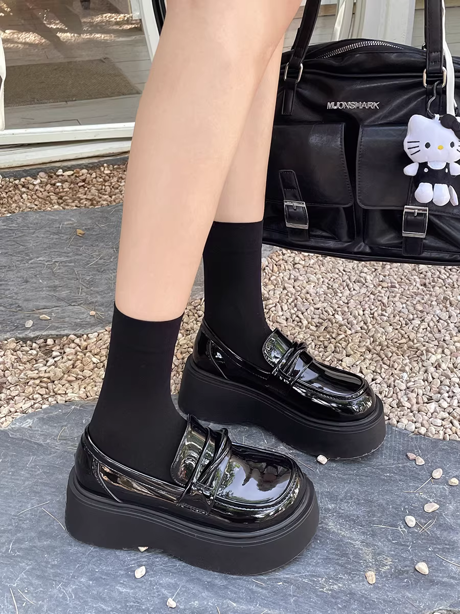 Giày da nữ đế dày kiểu Anh cổ điển, phong cách mùa thu mới 2025, tăng chiều cao, phối được với chân váy và giày lười