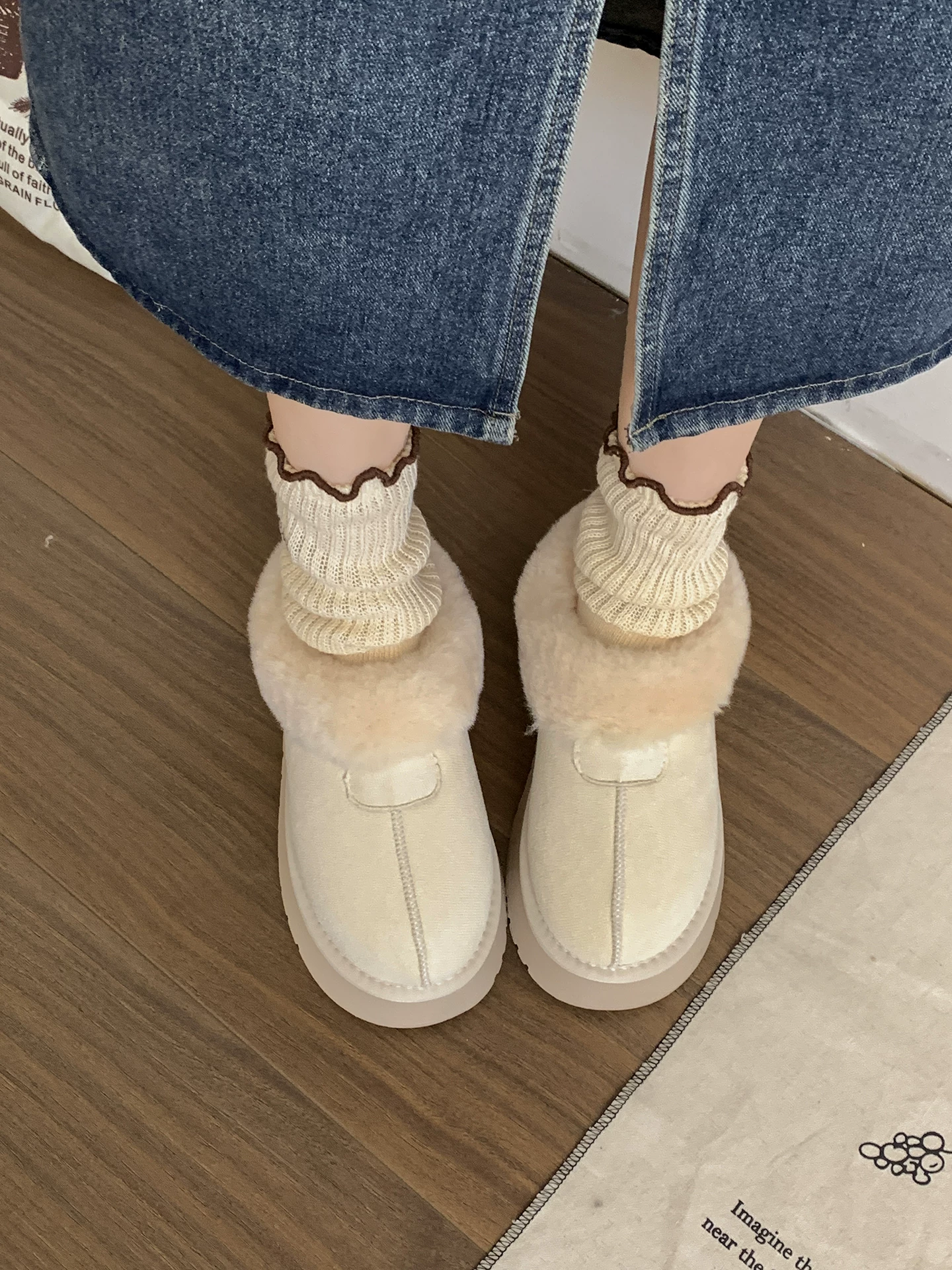 Giày bốt tuyết đế dày cổ điển màu trắng dành cho nữ 2025 kiểu Birkenstock mới mùa đông với lớp lót lông mềm, dày dặn, ấm áp, giày cotton chống trơn trượt.