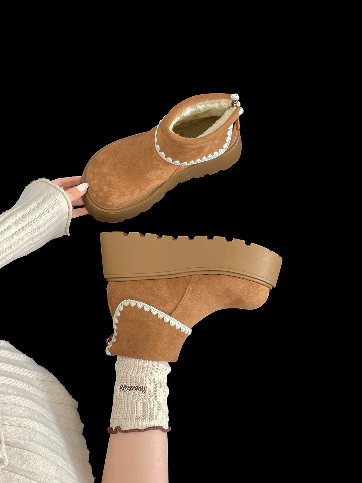 Giày bốt tuyết nhung đế dày kiểu Pháp cổ điển màu trắng dành cho nữ, mẫu mới mùa đông 2025, chống trơn trượt, giữ ấm, chất liệu cotton vùng đông bắc