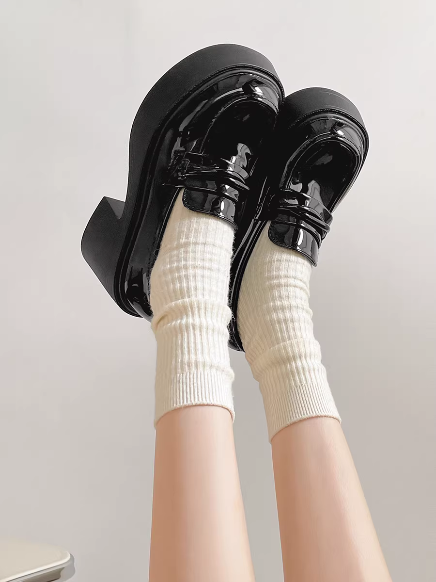 Giày da đế xuồng cao gót đen dành cho nữ, kiểu Anh, mùa thu mới 2025, kiểu lười không dây