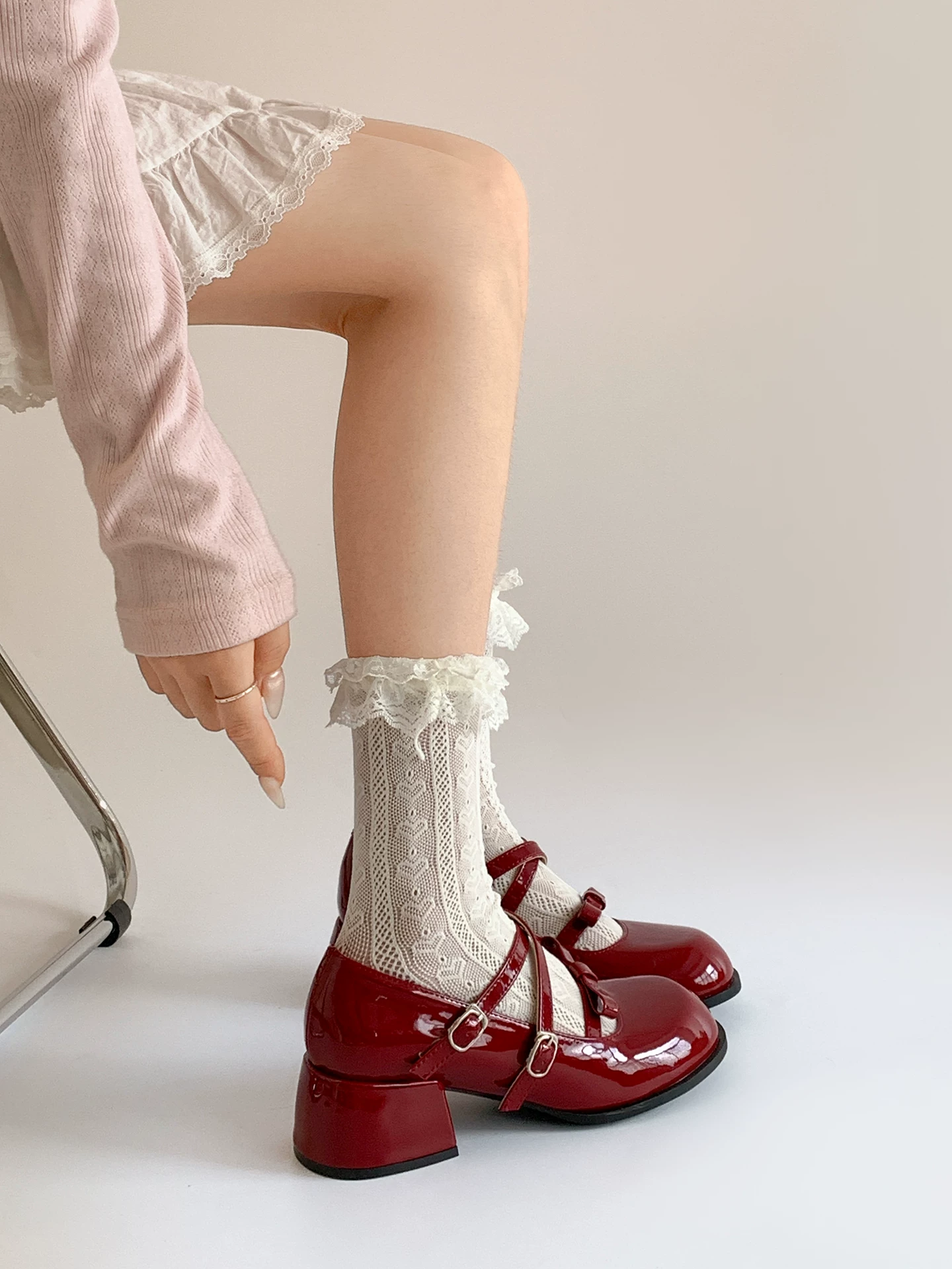 Giày cao gót đế dày mũi tròn kiểu Pháp màu đỏ dành cho nữ, mẫu mới thu đông 2025, đa năng phối chân váy, giày Mary Jane tăng chiều cao.