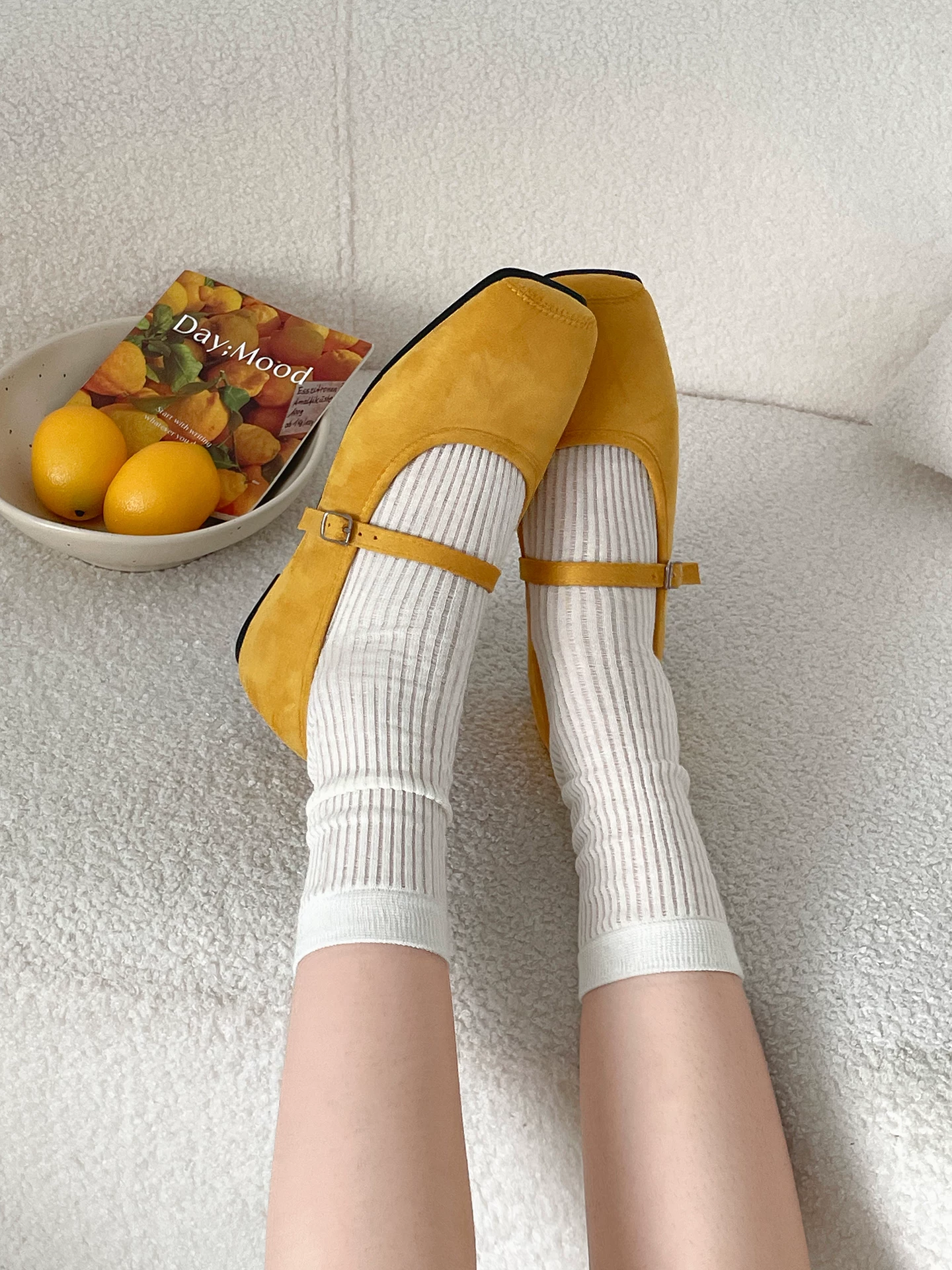 Giày bệt đế bằng mũi vuông kiểu retro màu đỏ dành cho nữ, kiểu mới mùa thu 2025, phù hợp với chân váy, giày Mary Jane đế mềm.