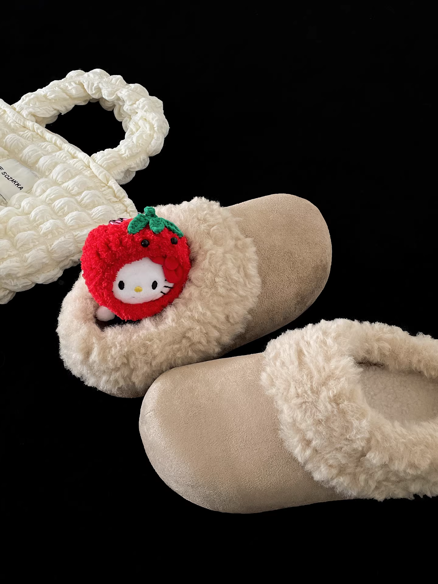 Giày dép lông dày đế dày kiểu Nanzai retro dành cho nữ, thích hợp để mang ngoài trời, giày bông phong cách Birkenstock mới mùa thu đông 2025.