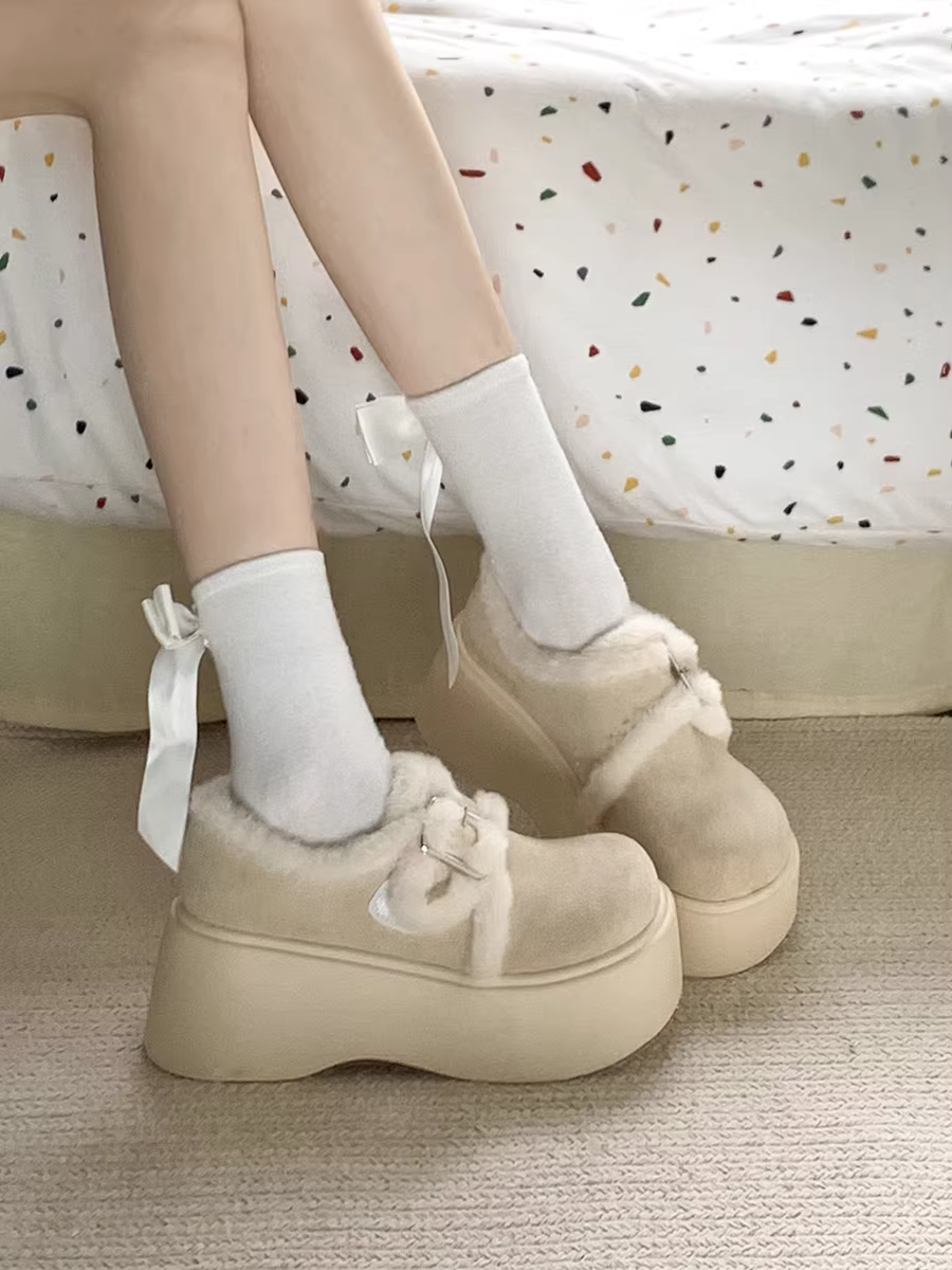 Giày bông nữ đế dày lót lông phong cách retro, giày mùa đông giữ ấm tăng chiều cao lót lông mới năm 2025