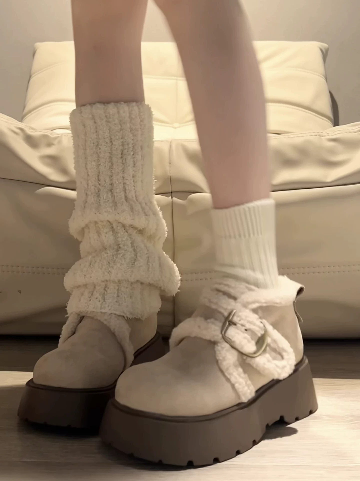 Giày bốt tuyết cổ ngắn tăng chiều cao kiểu retro màu trắng lót lông cừu dành cho nữ, mẫu mới mùa đông 2025, giữ ấm khi đi ngoài trời, kiểu Birkenstock, chất liệu cotton