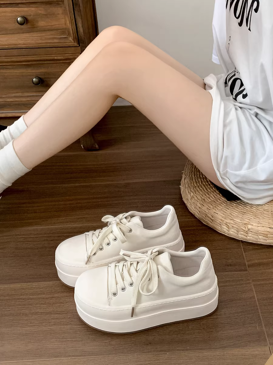 Giày thể thao nữ đế dày Nanzai retro màu trắng, mẫu mới thu 2025, đa năng, nhẹ, phong cách thường ngày.