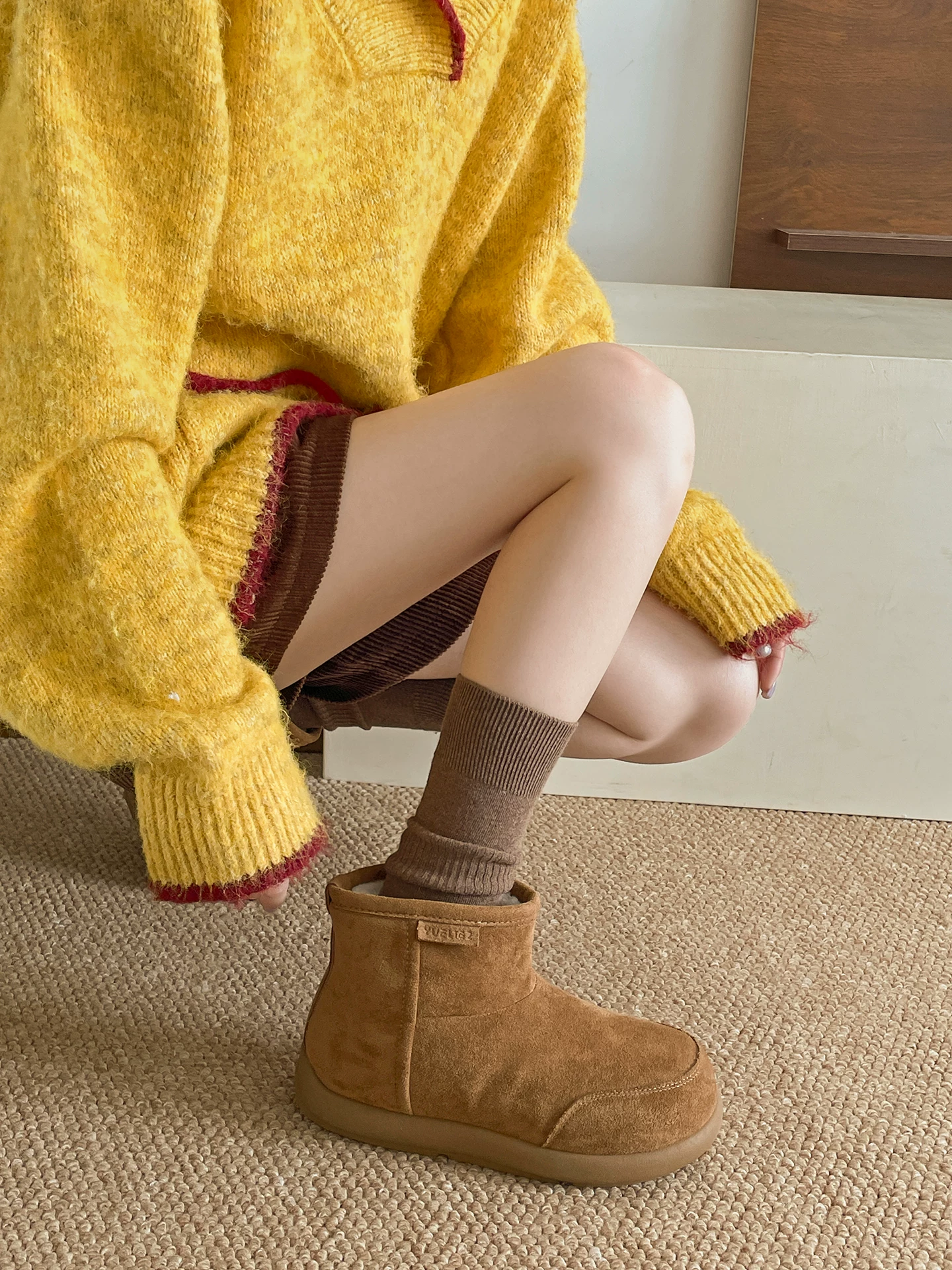 Giày bốt tuyết dày đế dày lót lông cừu kiểu cổ điển Nam Trung Quốc dành cho nữ 2025 Mẫu mới mùa đông ấm áp Giày bốt bông Đông Bắc.