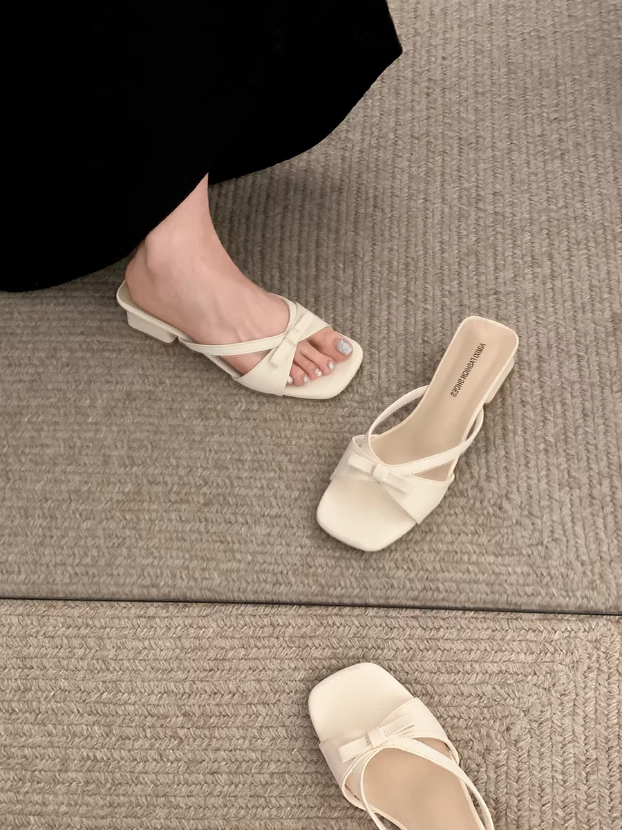 Dép xỏ ngón đế xuồng kiểu nơ đa năng dành cho nữ, đi ngoài trời mùa hè, dép chống trơn mới năm 2025.