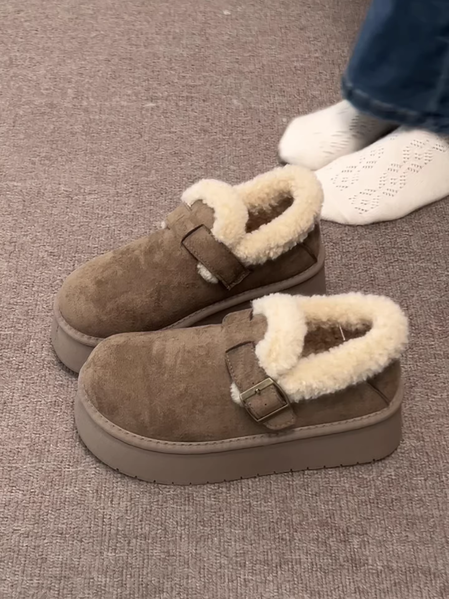 Giày nữ kiểu Birkenstock đế dày lót lông cừu, kiểu dáng cổ điển, mùa đông 2025, chống trơn trượt, giữ ấm, tăng chiều cao, đi tuyết.