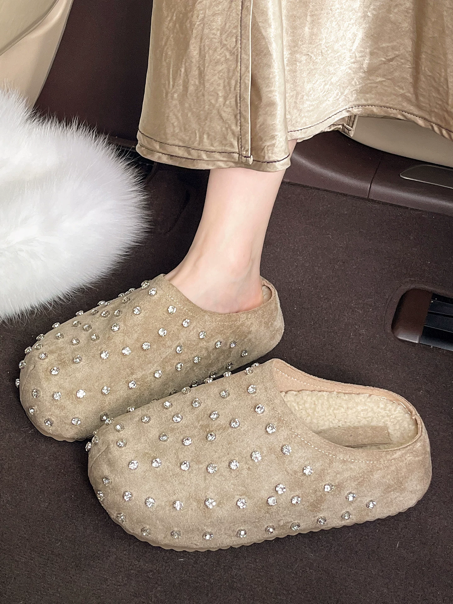 Giày Birkenstock đế dày nửa đế kiểu cổ điển mùa đông dành cho nữ 2025, kiểu dáng retro, chất liệu nhung mềm mại, giữ ấm, tăng chiều cao.