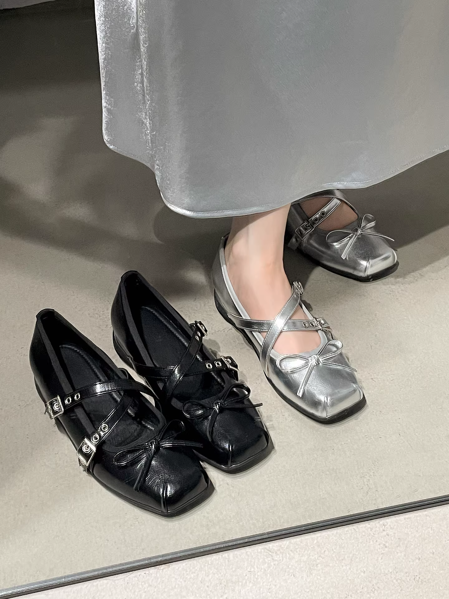 Giày nữ đế xuồng kiểu Pháp mũi vuông màu bạc, mẫu mới thu đông 2025, chất liệu cao cấp, phối chân váy đa năng, kiểu Mary Jane.