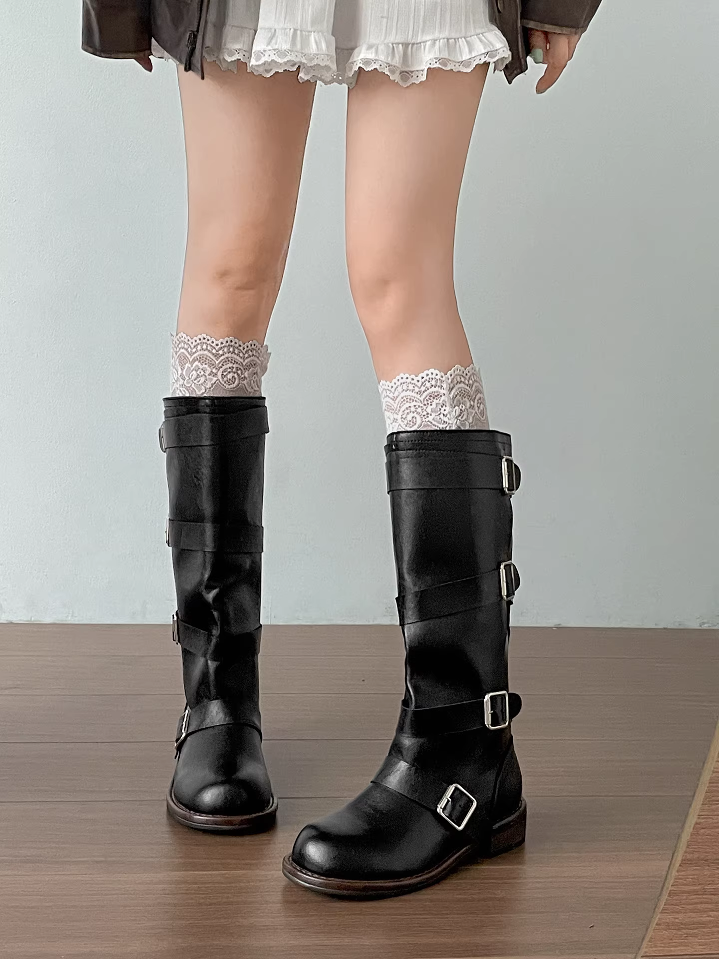 Giày bốt nữ đế dày kiểu Anh đen, bốt dài, mẫu mới thu đông 2025, đa năng, tôn dáng.