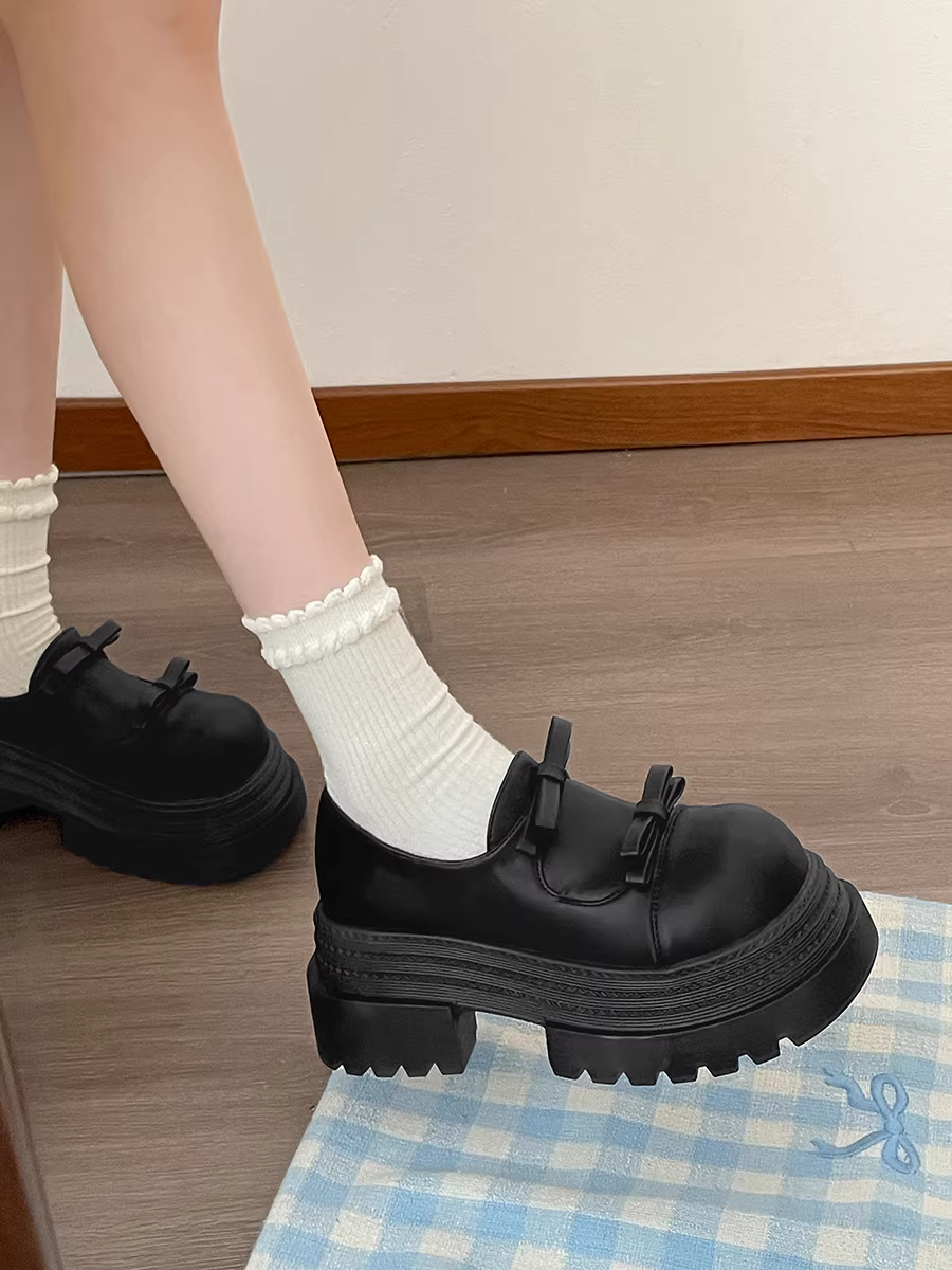 Giày da nữ đế dày kiểu Anh cổ điển màu đen, kiểu dáng mới mùa thu 2025, phối được với chân váy, kiểu Mary Jane.