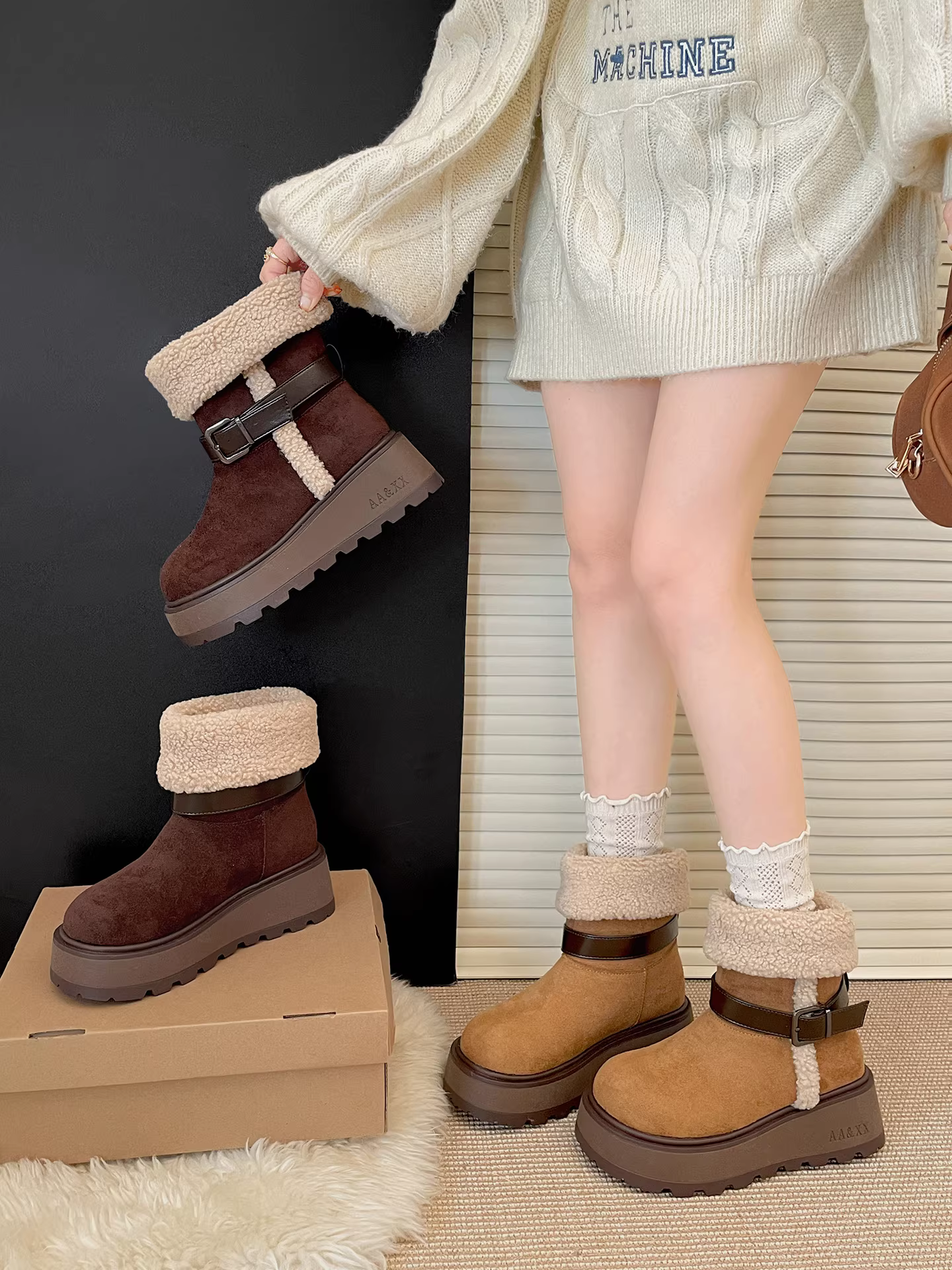 Giày bốt đi tuyết đế cao lót lông cừu và dày dặn dành cho phụ nữ nhỏ nhắn, giày cotton kiểu Birkenstock giữ ấm mùa đông ngoài trời mới năm 2025.