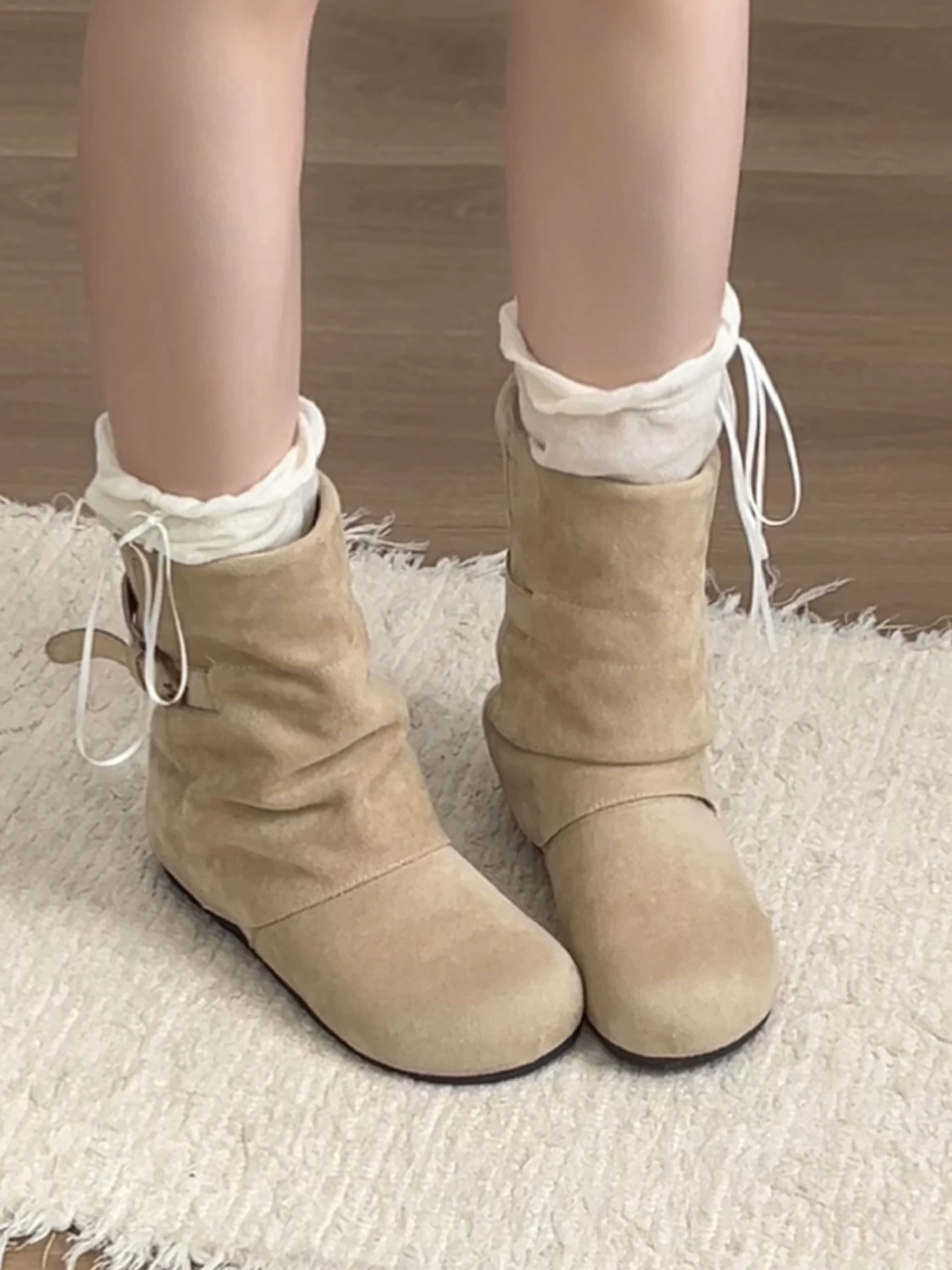 Giày bốt đế dày đa năng kiểu retro dành cho nữ, phong cách thu đông 2025 mới, phối cùng váy để trông thon gọn và cao hơn, kiểu bốt ngắn phong cách Birkenstock.