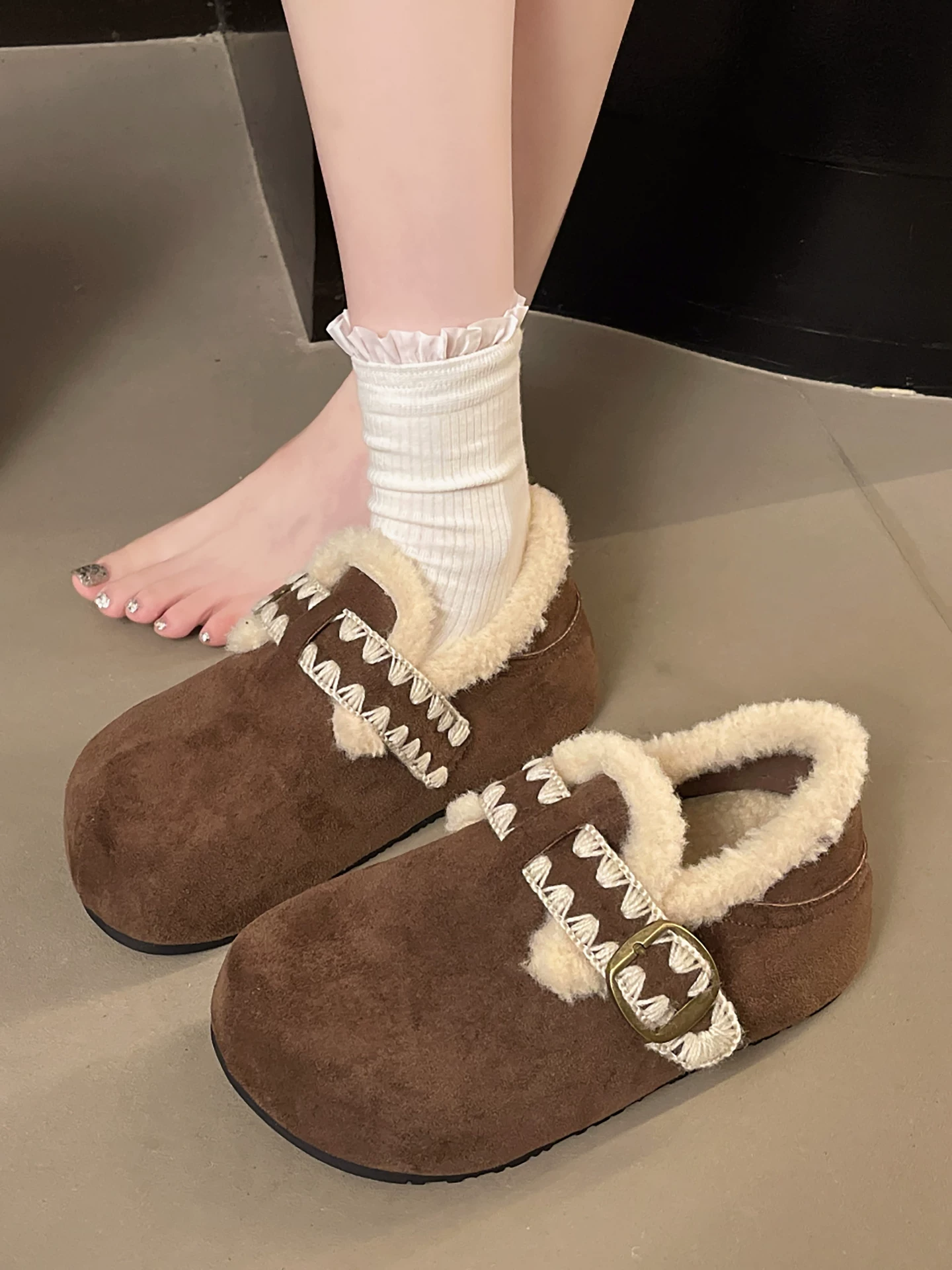 Giày bông lót lông dày đế dày kiểu cổ điển Nanzai Southern Brown dành cho nữ 2025 Mẫu mới mùa thu đông Giày lông phong cách Birkenstock giữ ấm