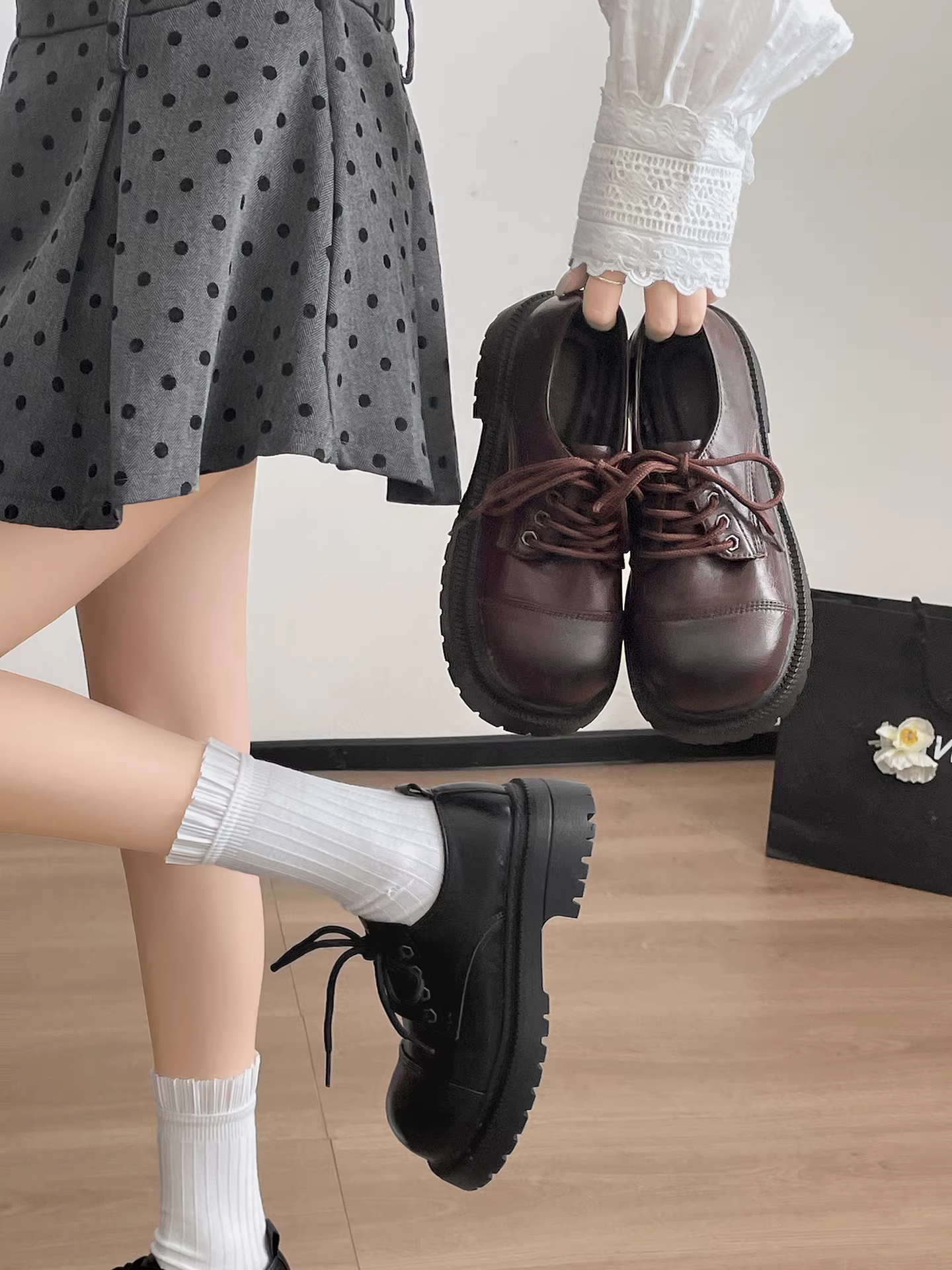 Giày da nữ đế dày kiểu Anh đen, đa năng, gót vuông, đế cao, kiểu Pháp, mùa thu mới 2025, tăng chiều cao