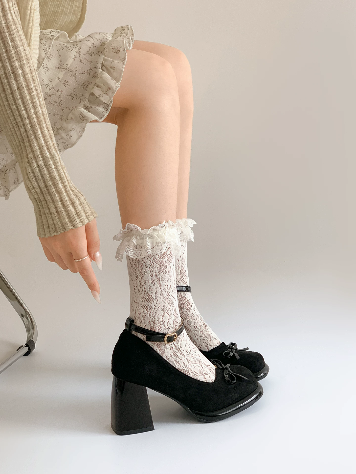 Giày cao gót đế thô mũi vuông kiểu Pháp màu đen dành cho nữ, kiểu mới mùa thu 2025, đa năng phối với chân váy, giày Mary Jane tăng chiều cao.