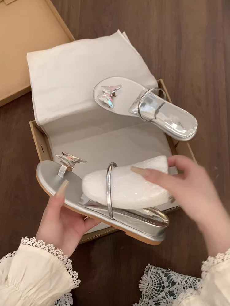 Dép đế xuồng chống trơn kiểu tiên nữ phổ biến dành cho nữ, đi ngoài trời mùa hè, dép sandal kiểu Pháp đa năng mới năm 2025.