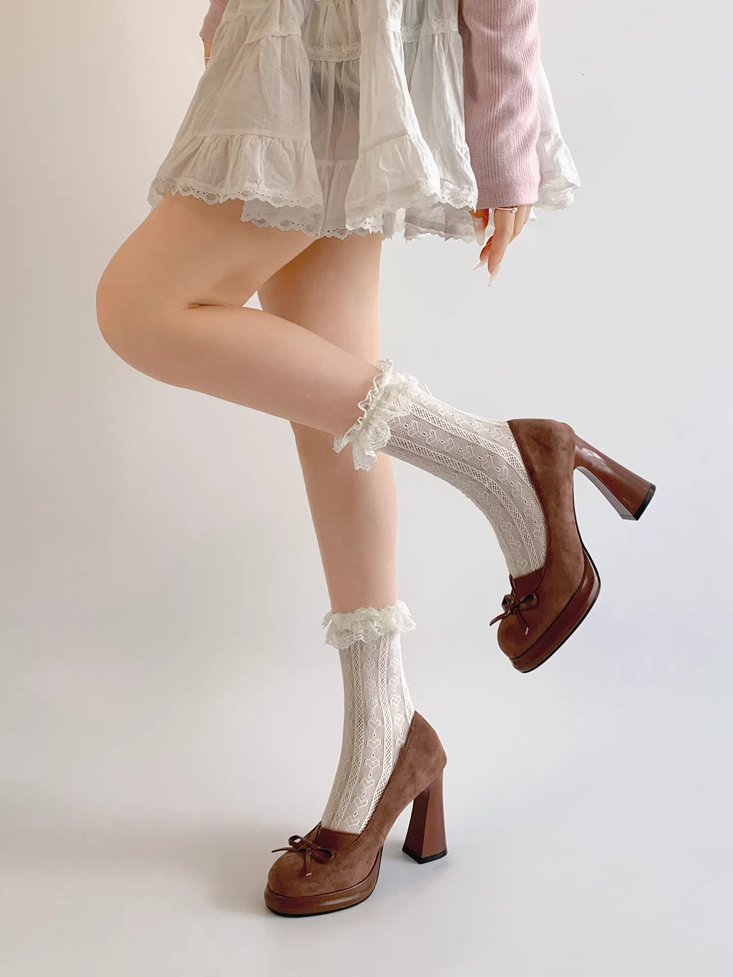 Giày cao gót kiểu Pháp chunky màu đen dành cho nữ, mẫu mới mùa thu 2025, đa năng, mũi tròn, tăng chiều cao, kiểu Mary Jane.