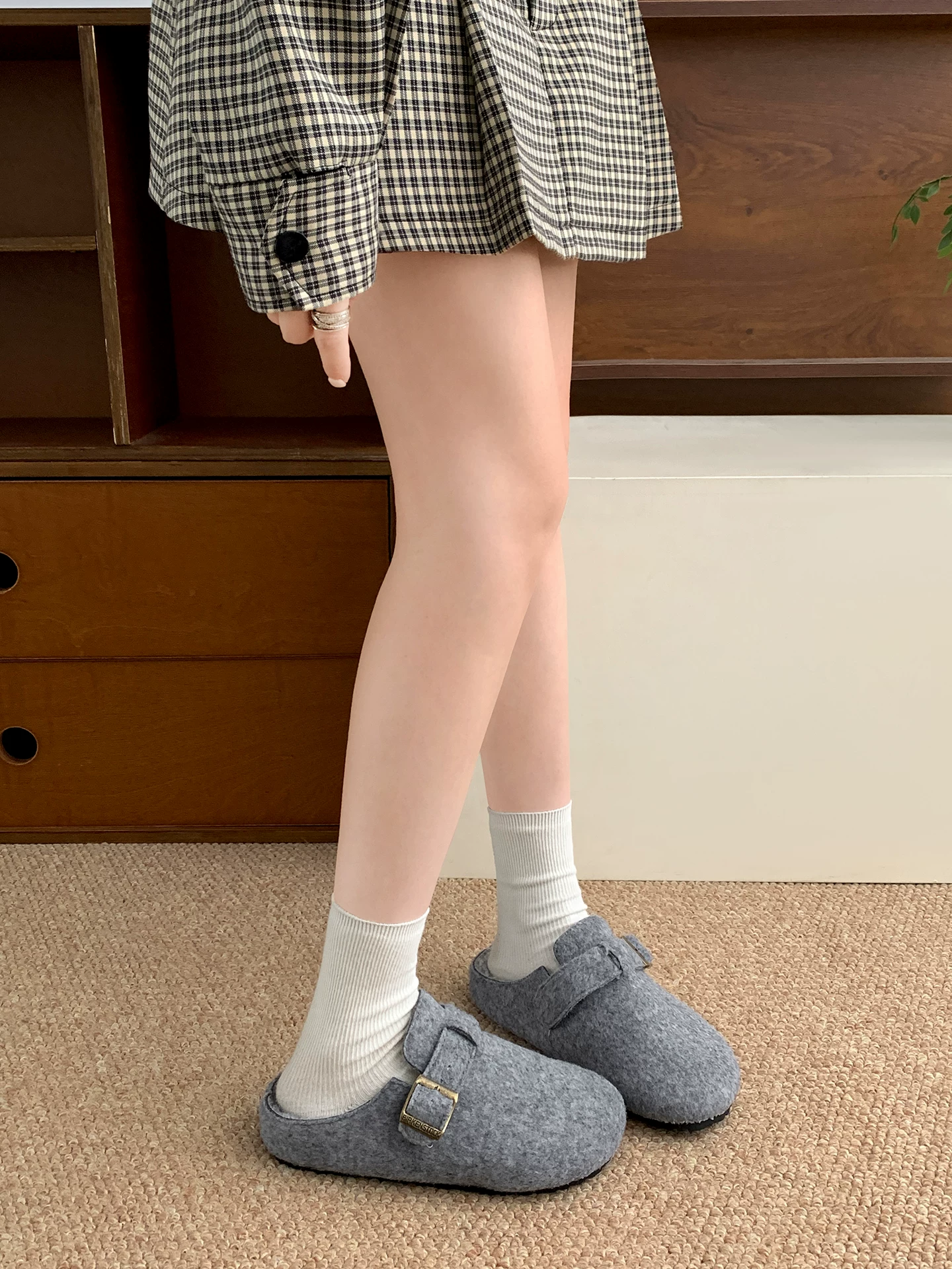 Giày Birkenstock đế dày đa năng màu đen kiểu retro dành cho nữ 2025 mới mùa thu đông đi ngoài trời dép cotton tăng chiều cao chống trơn trượt