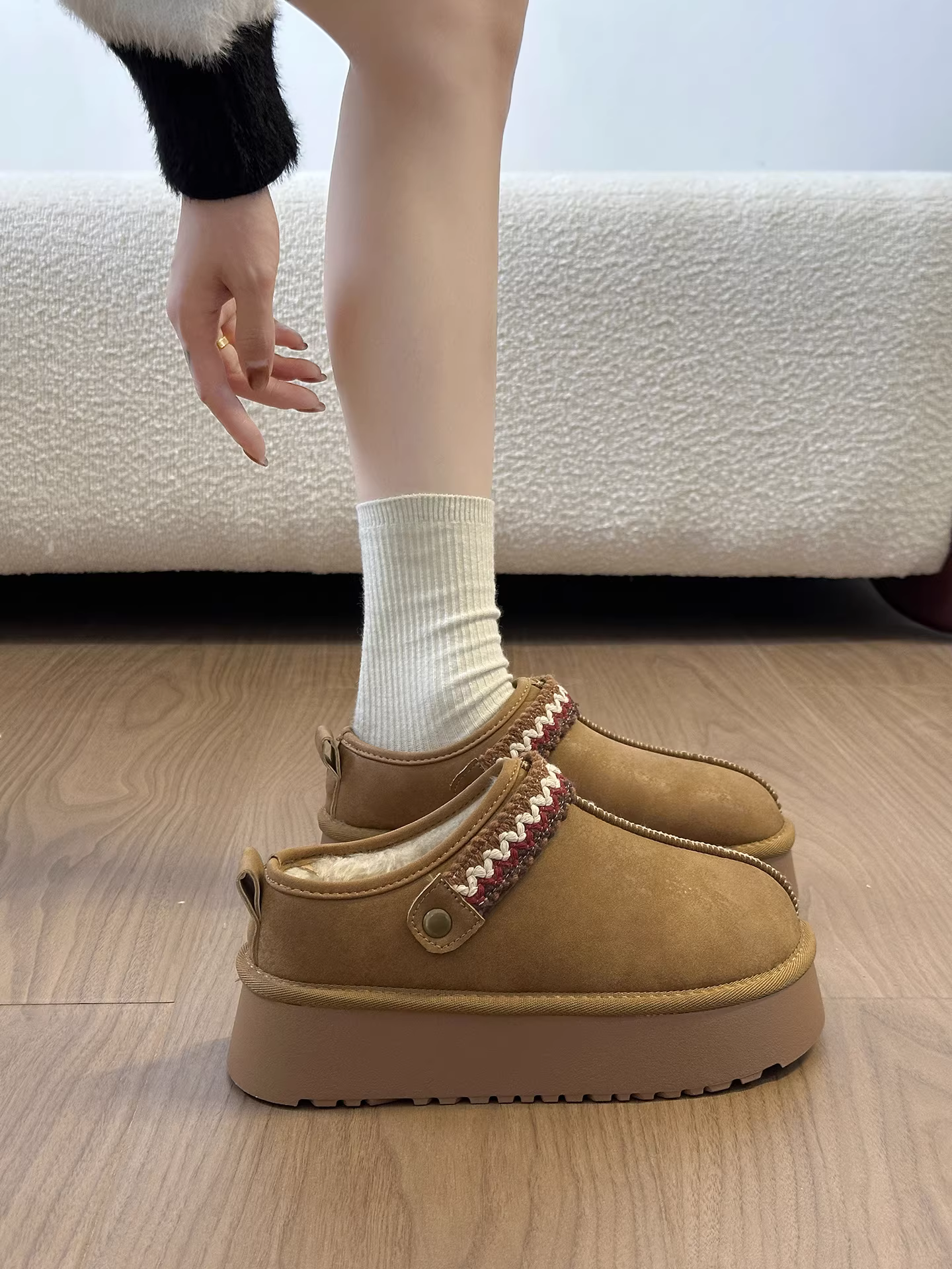 Giày Birkenstock đế dày lót nhung màu nâu cổ điển dành cho nữ, mẫu mới mùa đông 2025, giữ ấm, kiểu dép bông đi tuyết