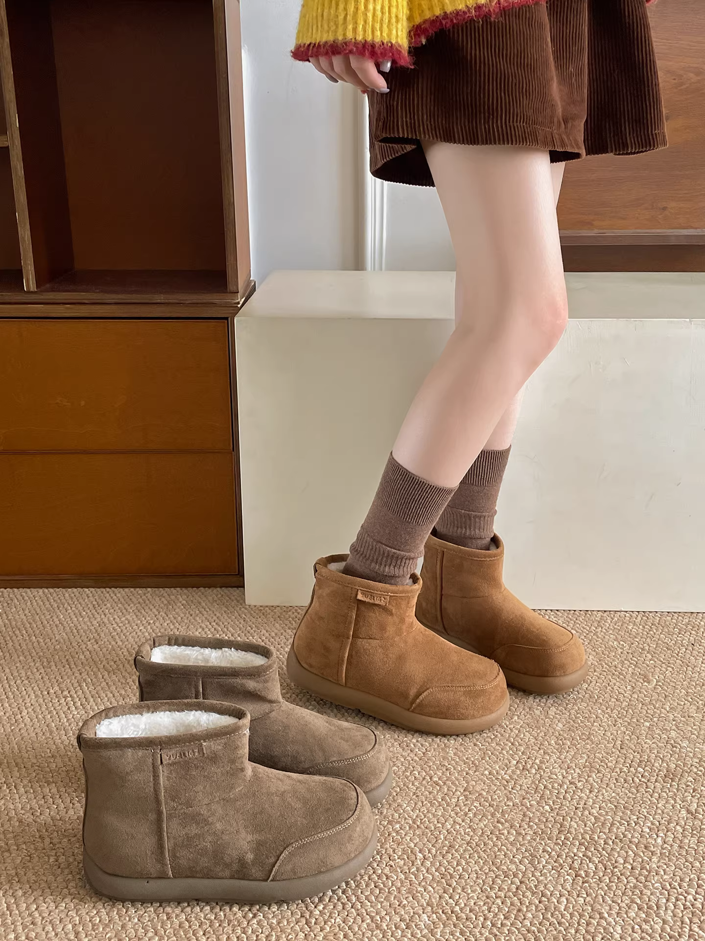 Giày bốt tuyết dày đế dày lót lông cừu kiểu cổ điển Nam Trung Quốc dành cho nữ 2025 Mẫu mới mùa đông ấm áp Giày bốt bông Đông Bắc.