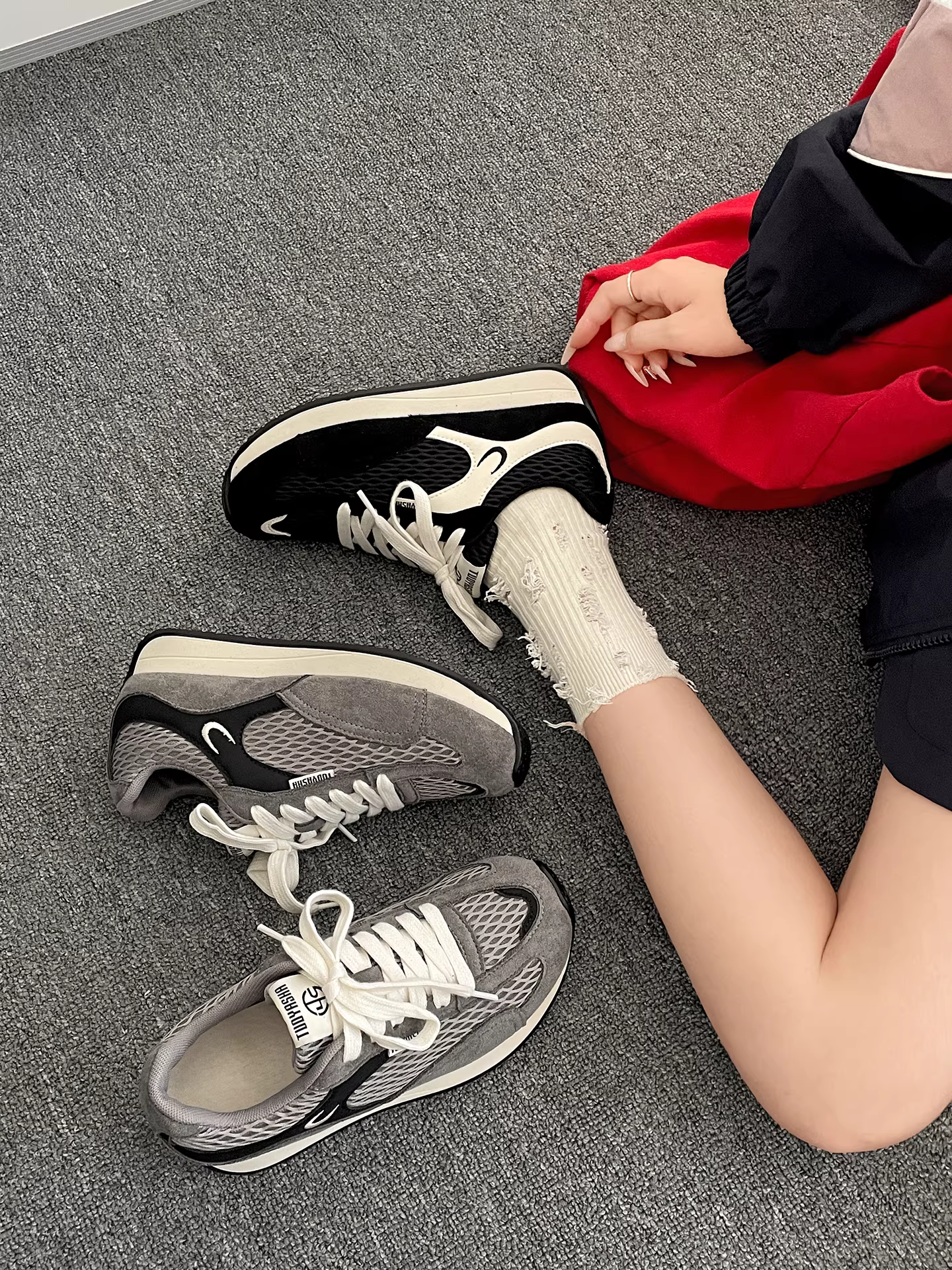 Giày thể thao đế mềm màu đen dành cho nữ nhỏ nhắn, mẫu mới thu đông 2025, đa năng, phong cách thường ngày