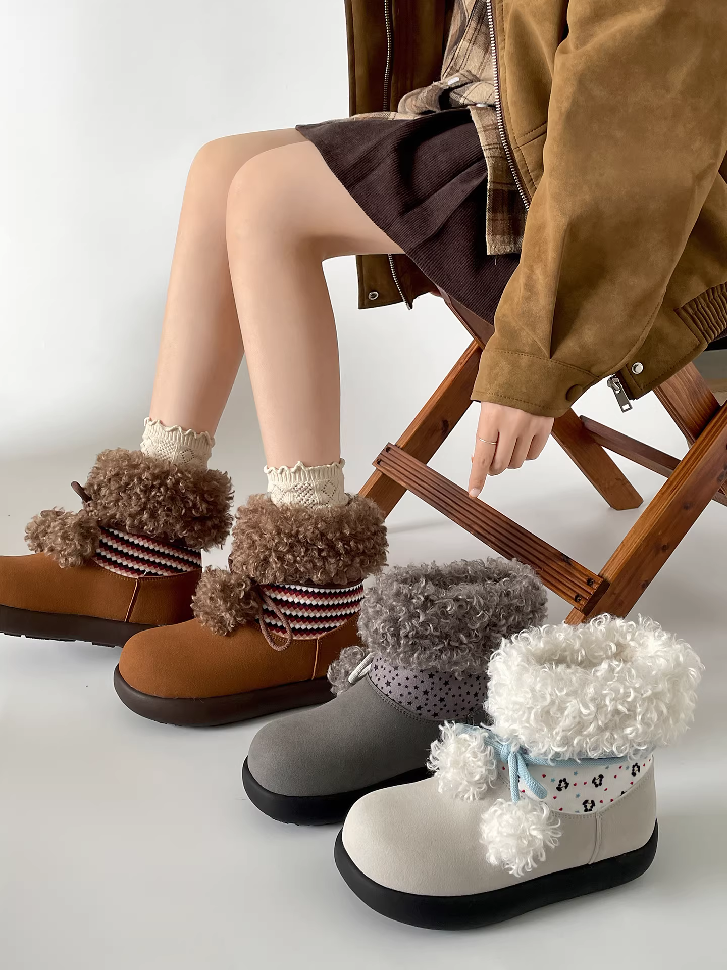 Giày bốt tuyết lông dày đế dày màu trắng dành cho nữ, mẫu mới mùa đông 2025, giữ ấm khi đi ngoài trời, kiểu Birkenstock, chất liệu cotton.