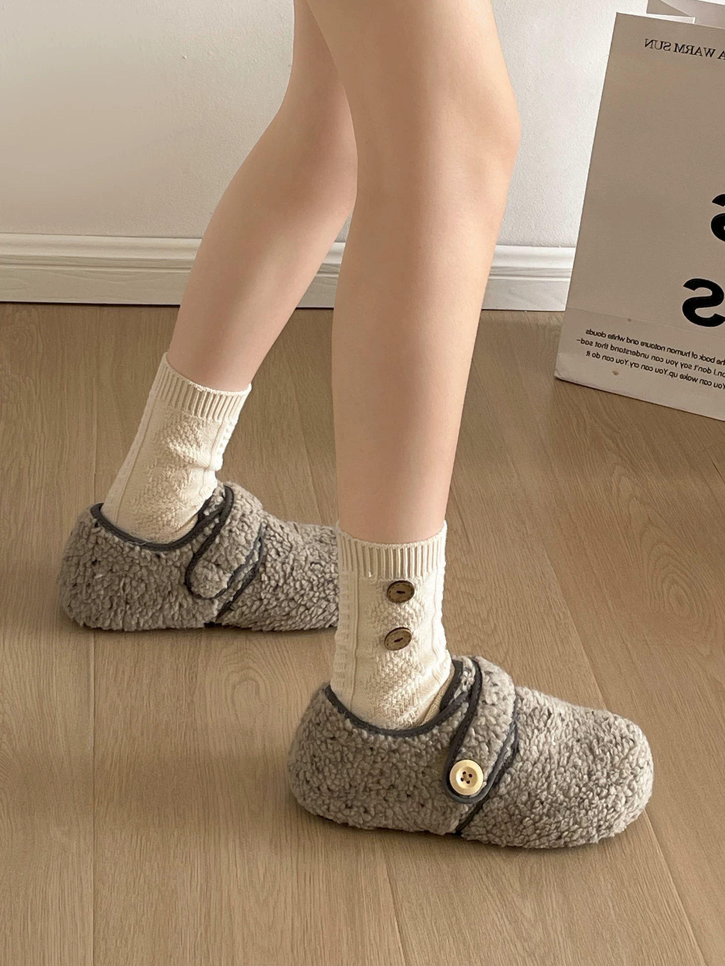 Giày Birkenstock đế dày, lót lông dày dặn, kiểu cổ điển màu trắng dành cho nữ, mẫu mới mùa đông 2025, giữ ấm, tăng chiều cao, đi ngoài trời.