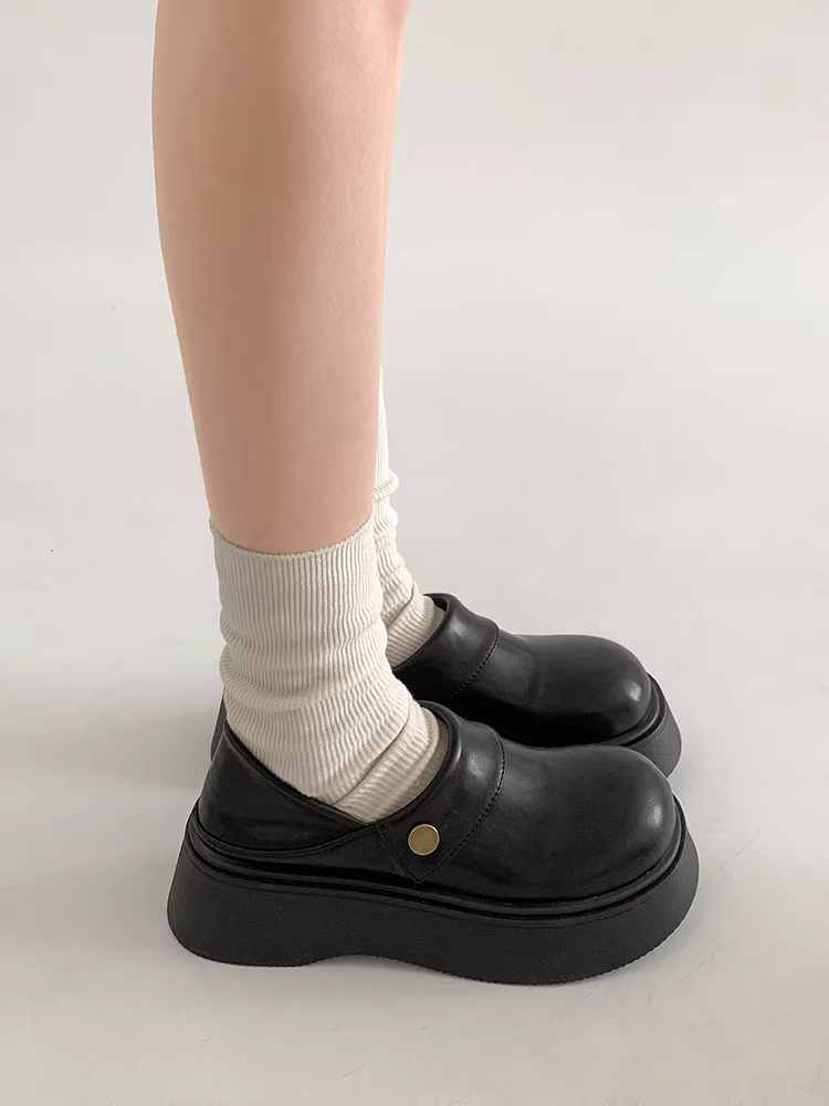 Giày da đế dày kiểu Anh cổ điển, mũi tròn, tăng chiều cao dành cho nữ, kiểu thu mới 2025, phối cùng chân váy, kiểu giày lười Pháp